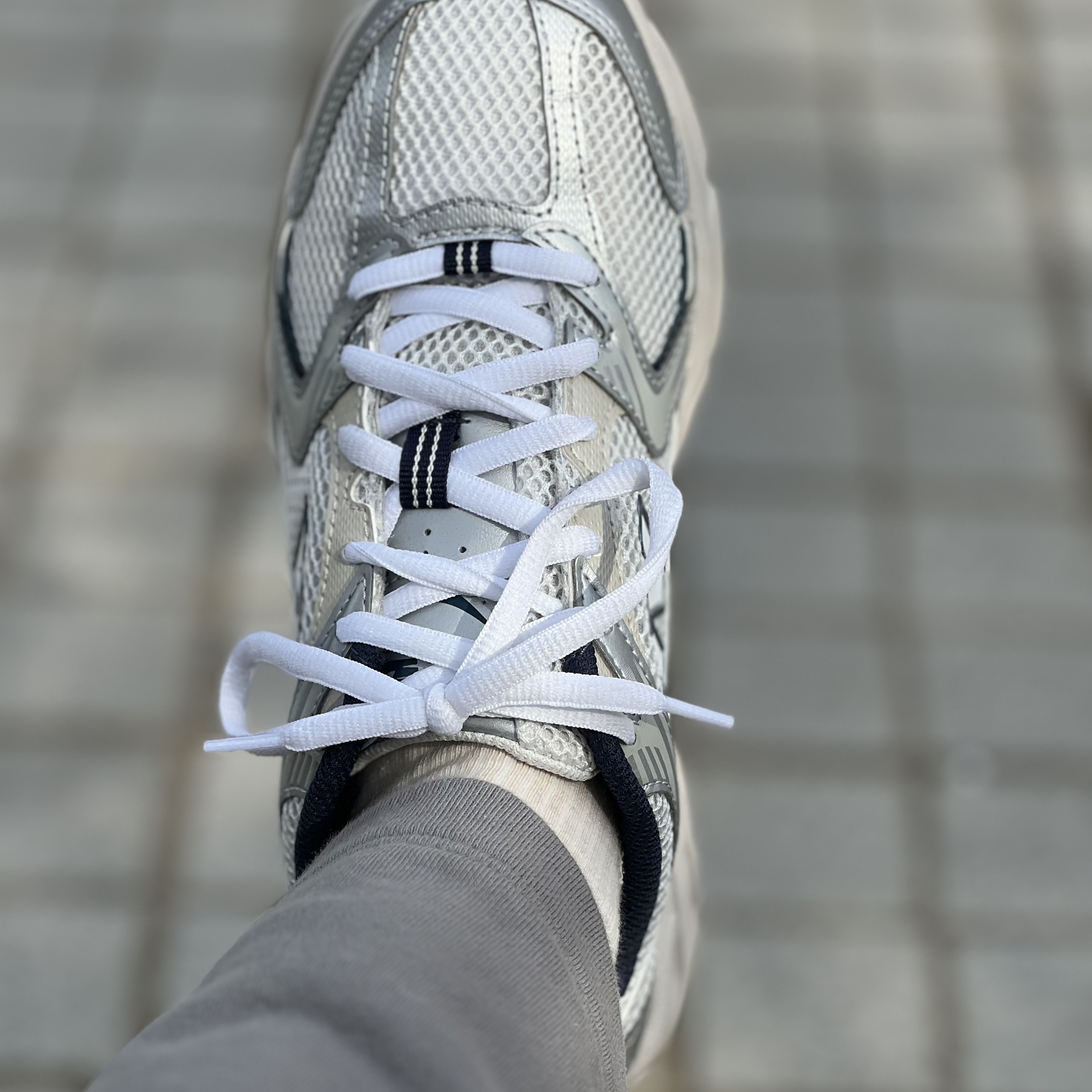 New Balance 530 Steel Grey 착용 스타일 - 2