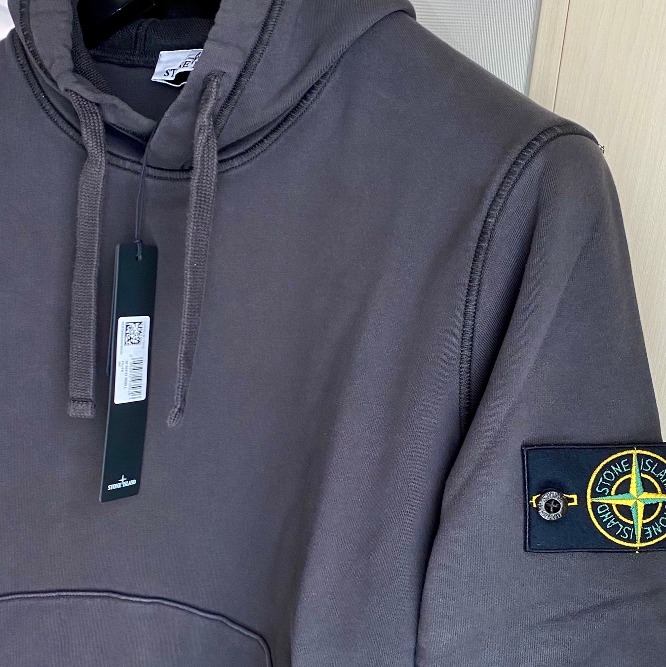 Stone Island 64151 Cotton Fleece Hooded Sweatshirt Dark Grey - 24SS, Stone Island 64151 Cotton Fleece Hooded Sweatshirt Dark Grey - 22SS 착용 스타일 - 3