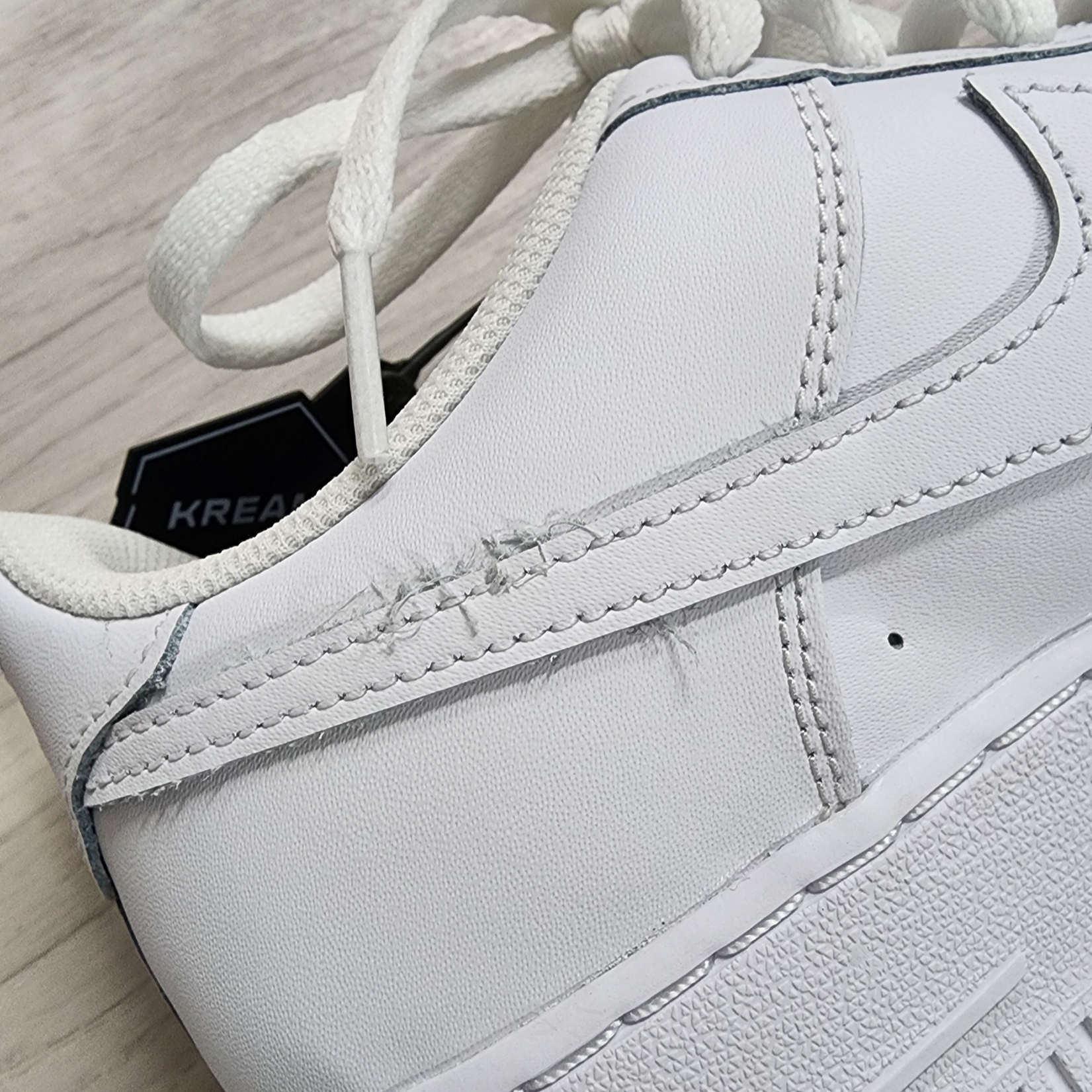 (GS) Nike Air Force 1 LE White 착용 스타일