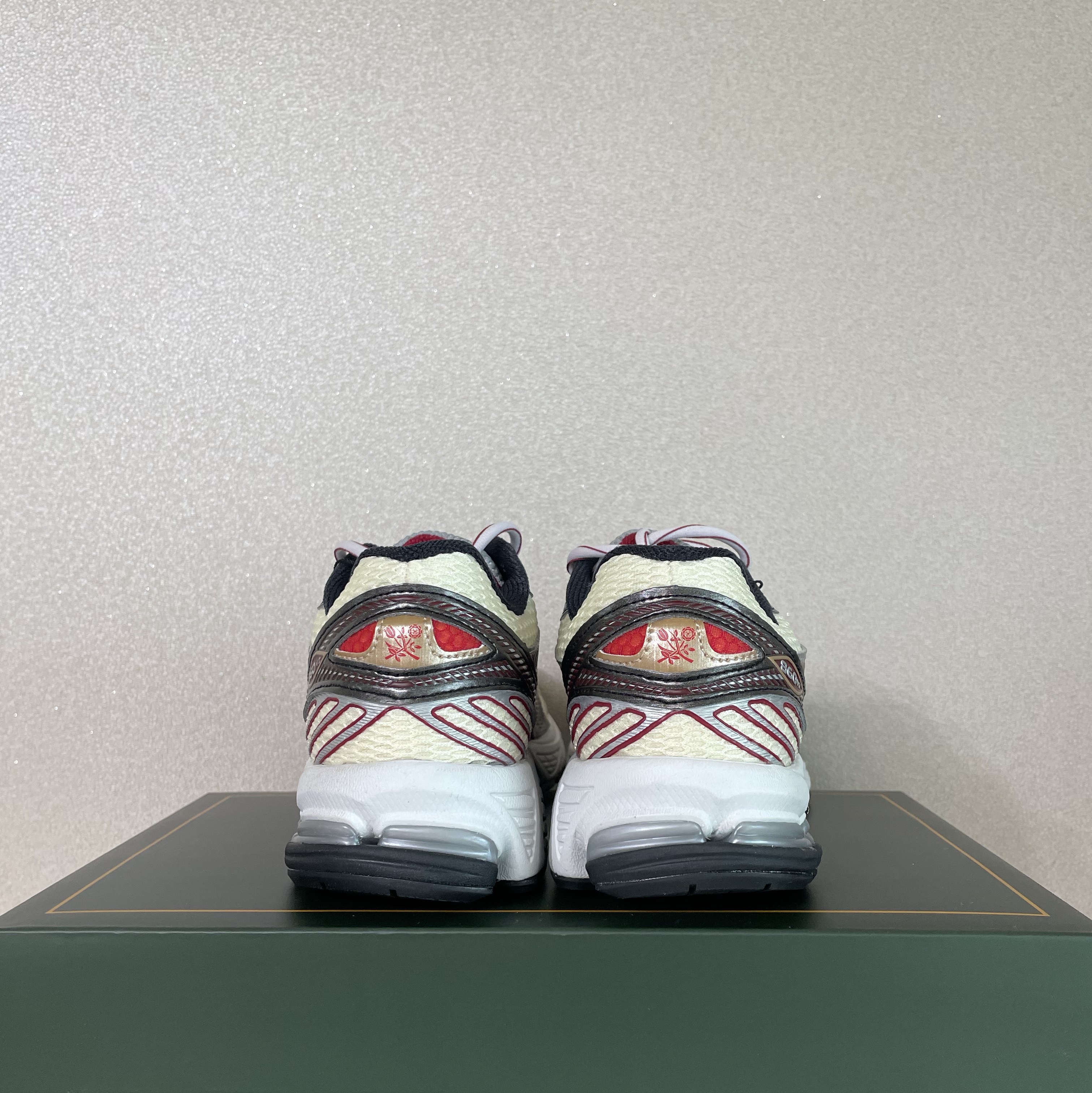 New Balance x Aime Leon Dore 860v2 Red 착용 스타일