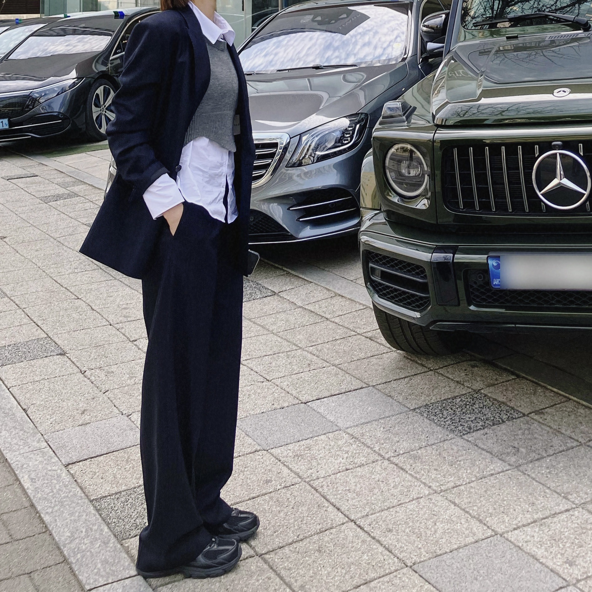 [KREAM 단독] Lhas De Base Genderless Double Breasted Mens Jacket R Navy Stripe, [KREAM 단독] Lhas De Base Relax-Rised Back Tap Pants R Navy Stripe 착용 스타일 - 1