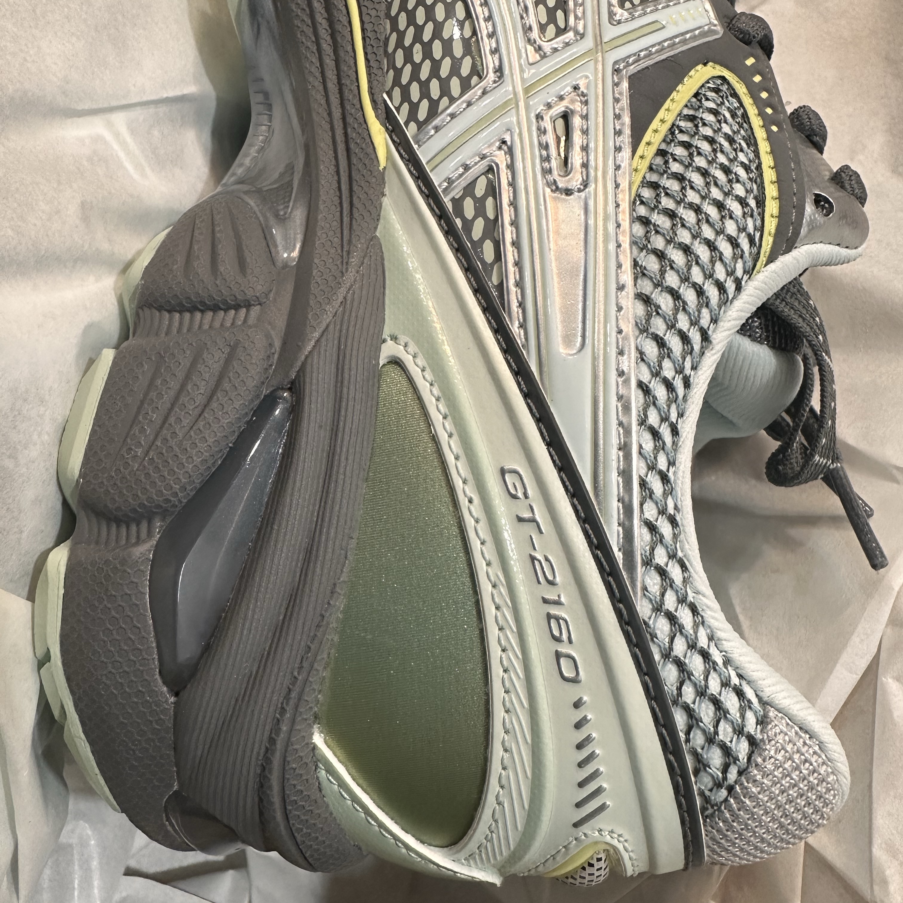 Asics UB6-S GT-2160 Arctic Blue Carbon 착용 스타일 - 3