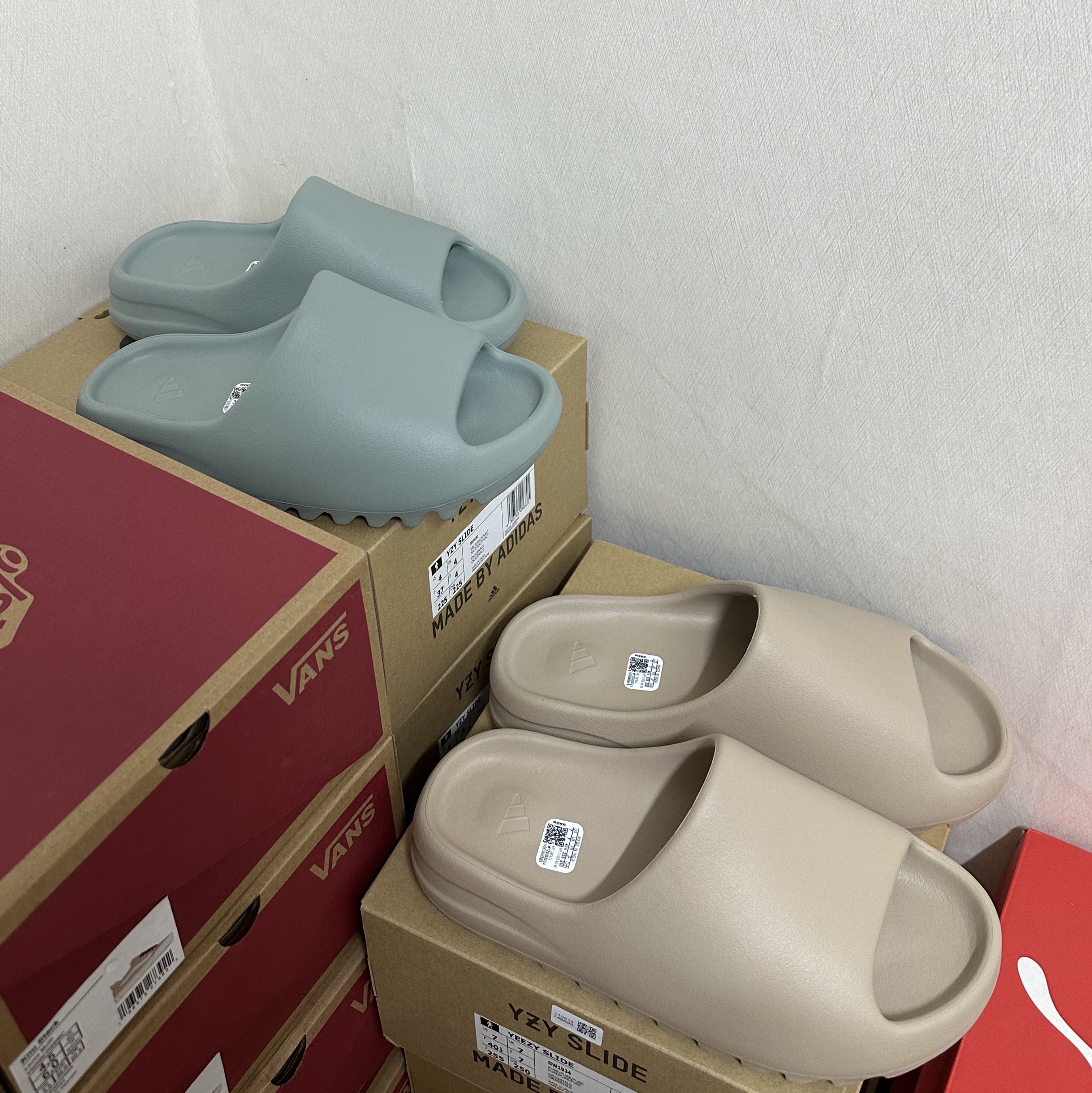 Adidas Yeezy Slide Bone 2022/2023, Adidas Yeezy Slide Salt 착용 스타일