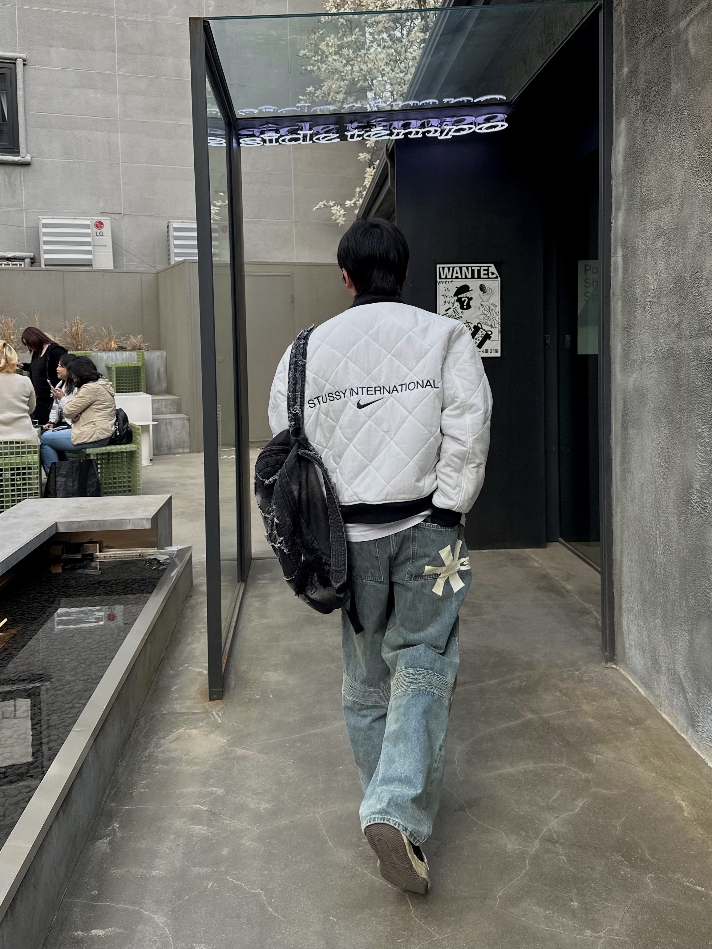 Nike x Stussy Reversible Jacket Black (FJ9153-010), Maison Mihara Yasuhiro Blakey VL OG Sole Canvas Low-top Sneakers Black 착용 스타일 - 6
