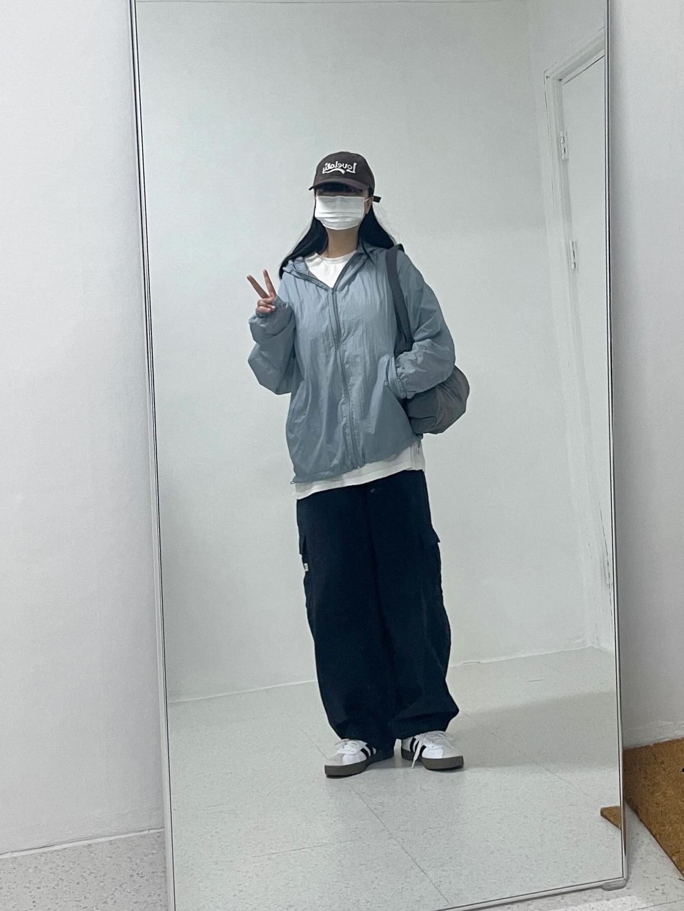 Adidas VL Court Base Cloud White Core Black 착용 스타일 - 1