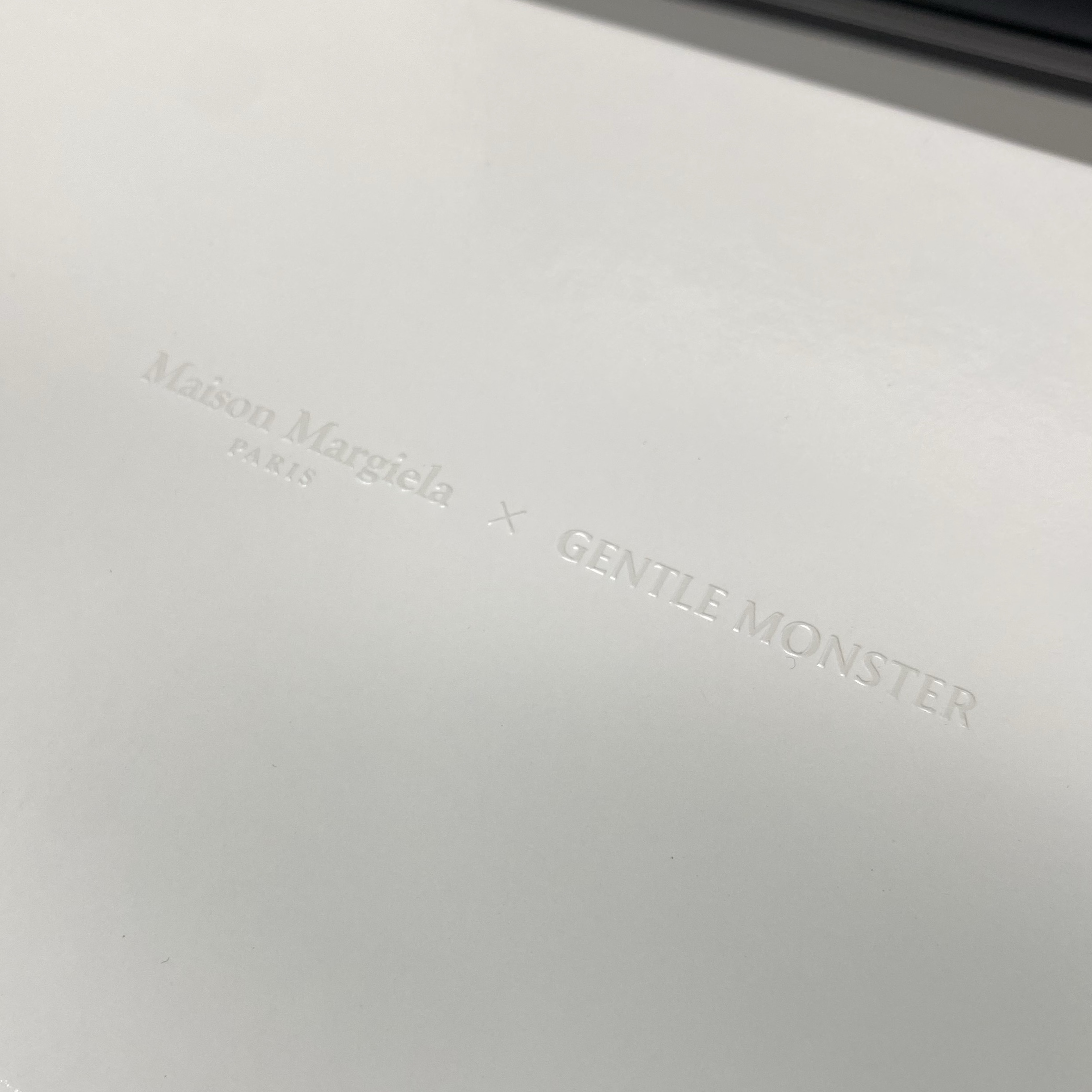 Gentle Monster x Maison Margiela MM104 Black Black 착용 스타일 - 6