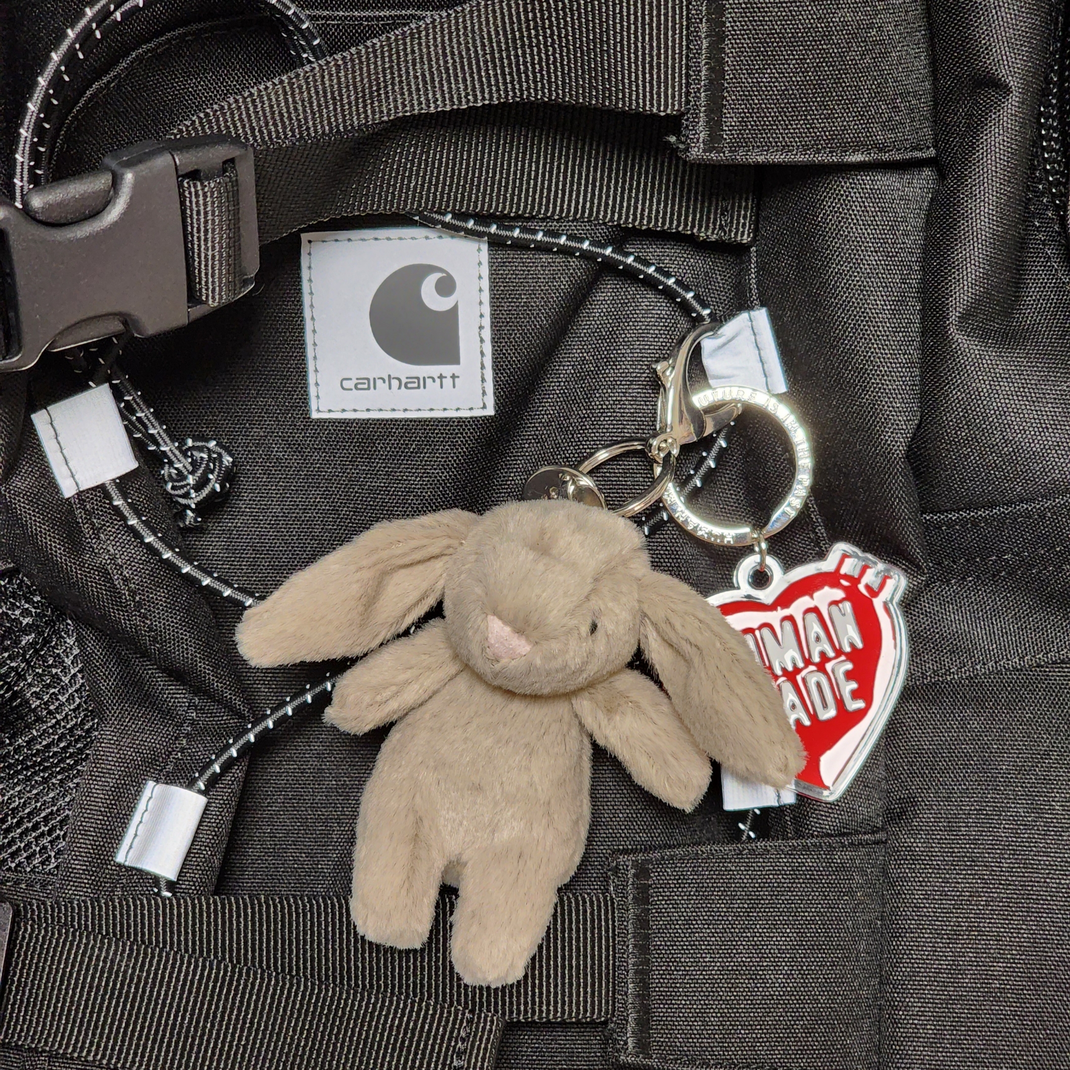 Jellycat Bashful Bunny Bag Charm Beige 착용 스타일 - 2