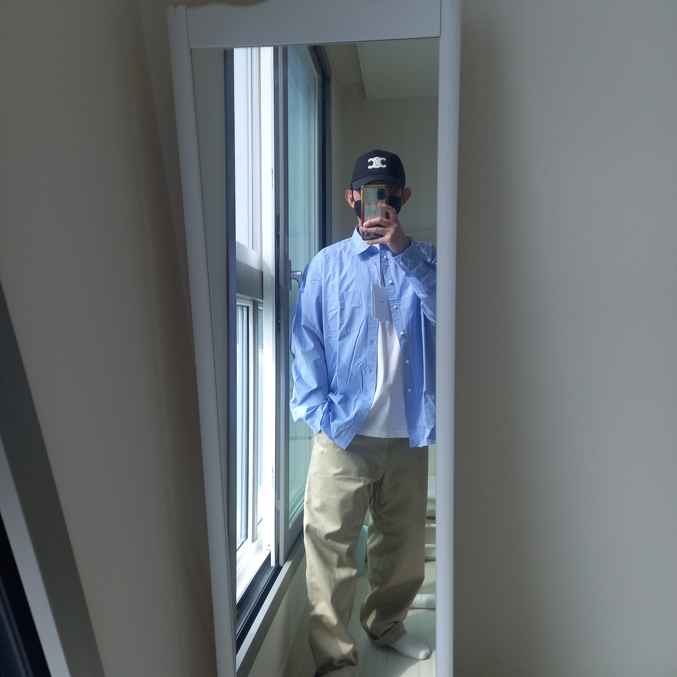 Pottery Comfort Shirt Giza Cotton 100/2 High Density Chambray Cloth Resilient Finish Blue, Wooyoungmi Cotton Back Logo T-Shirt White - 23FW 착용 스타일 - 1