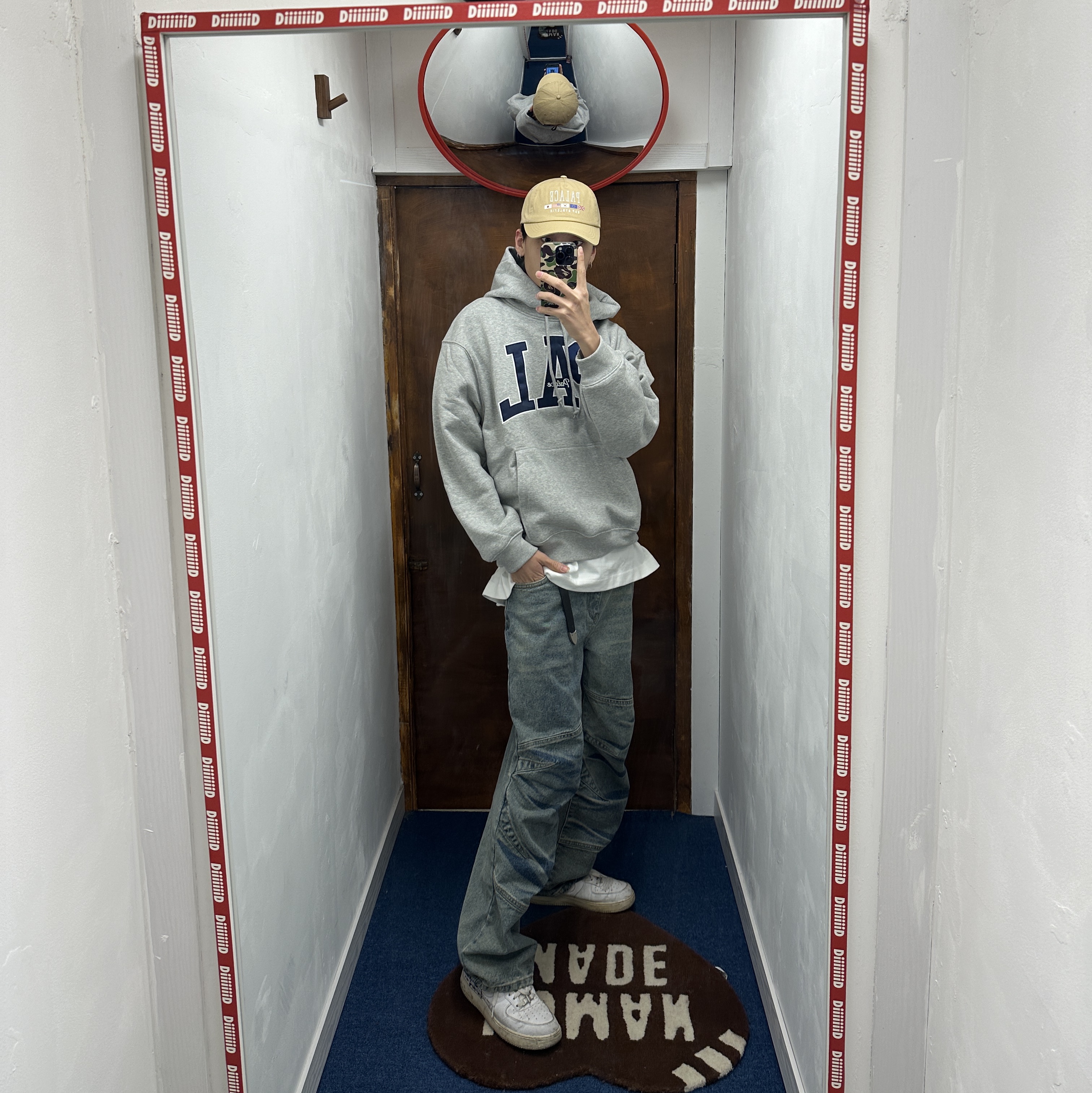 Palace x Gap Nylon Track Top Navy Red - 24SS, Palace x Gap Heavy Jersey T-Shirt White - 24SS 착용 스타일 - 4