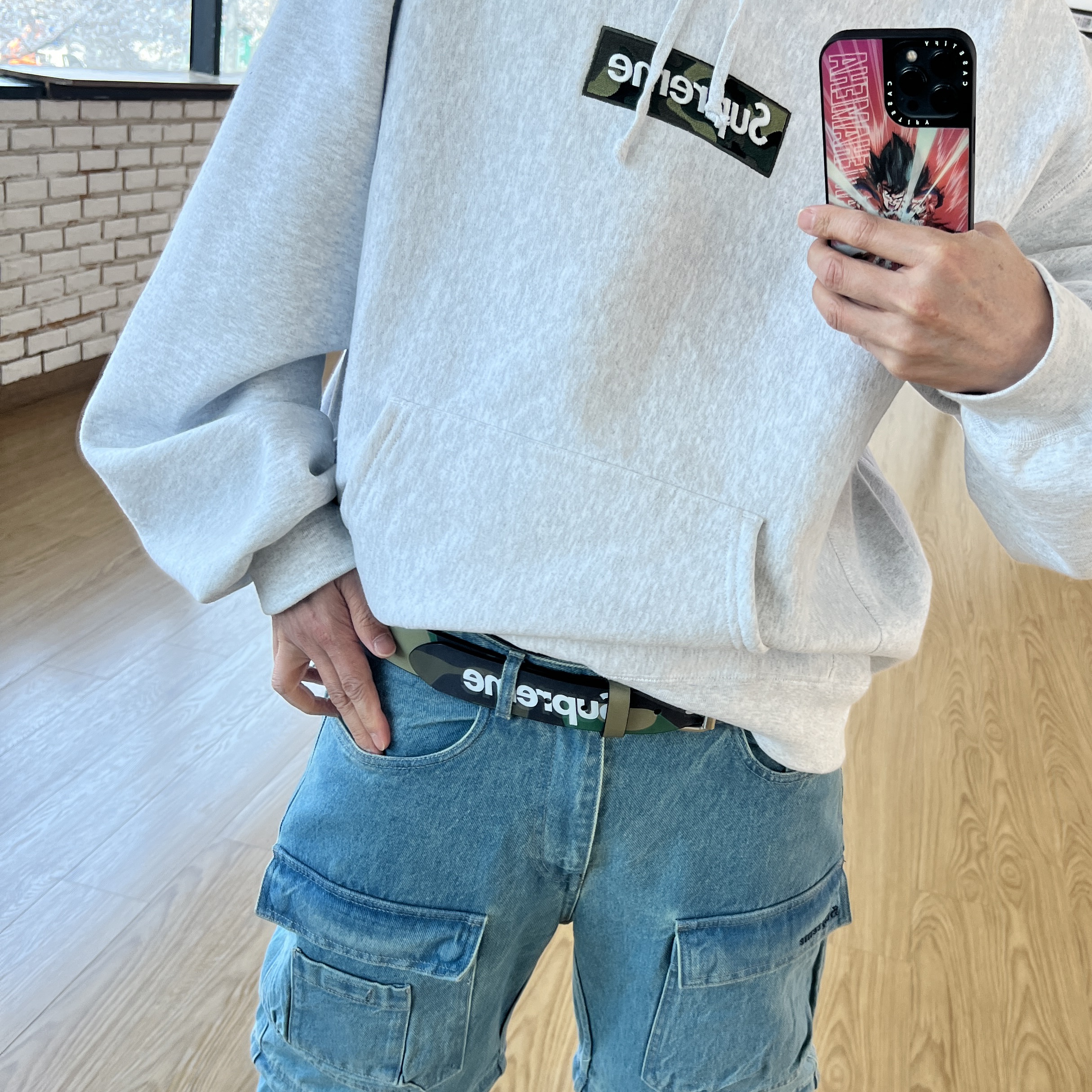 Supreme Repeat Leather Belt Woodland Camo - 24SS, Supreme Box Logo Hooded Sweatshirt Ash Grey - 23FW 착용 스타일 - 2