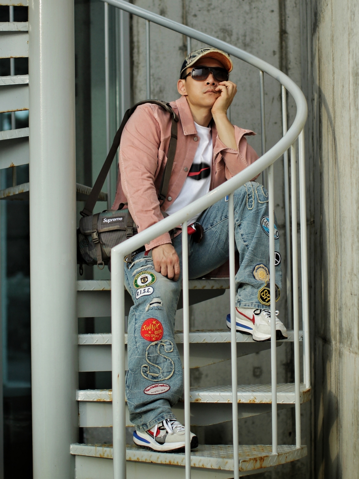 Diesel C-Seymon Treated Denim Baseball Cap Blue White, Nike x Sacai VaporWaffle Royal Fuchsia 착용 스타일 - 2