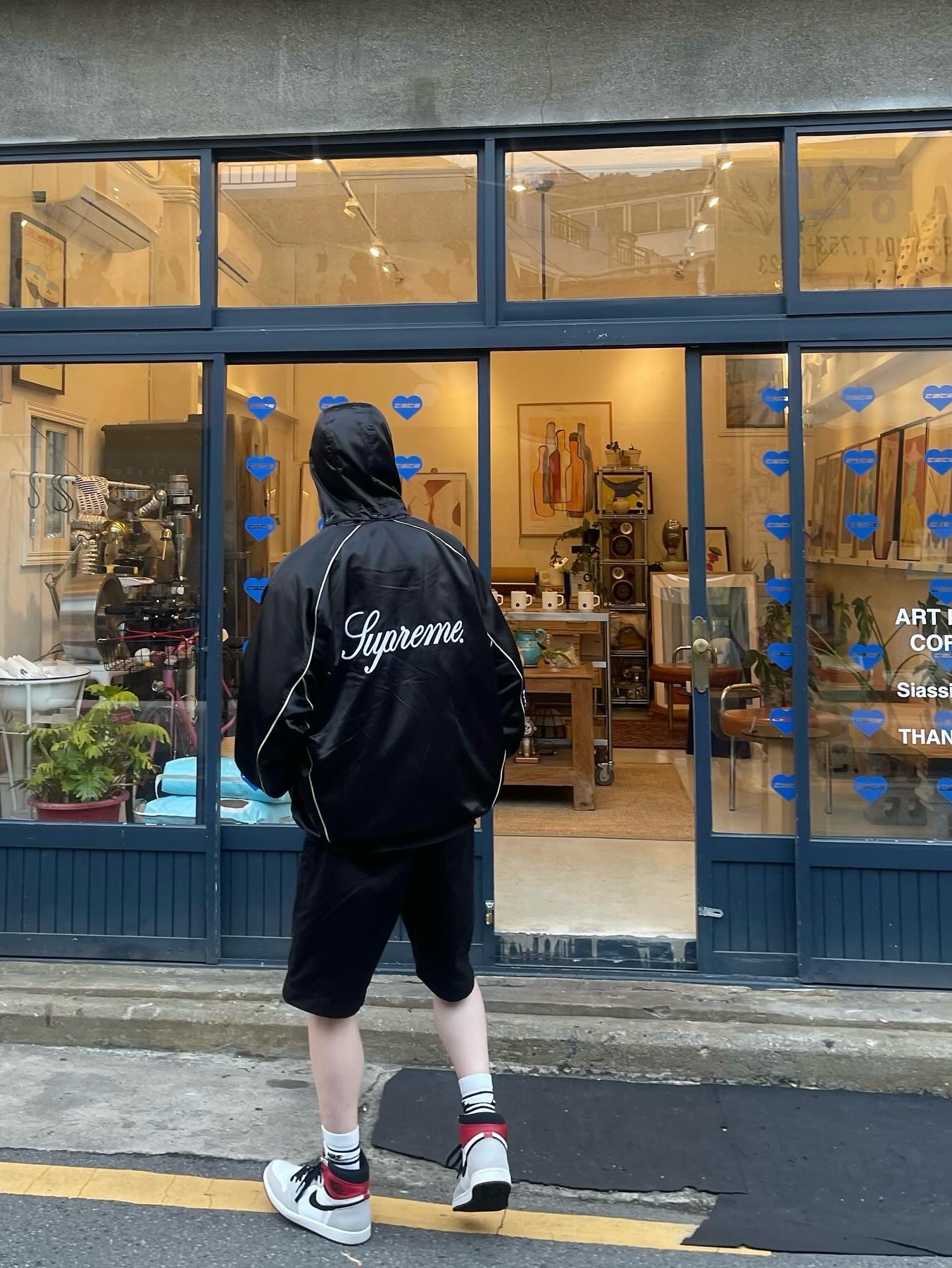 Supreme Satin Hooded Track Jacket Black - 24SS, Supreme Frayed Logos Denim Camp Cap Red - 21SS 착용 스타일 - 4