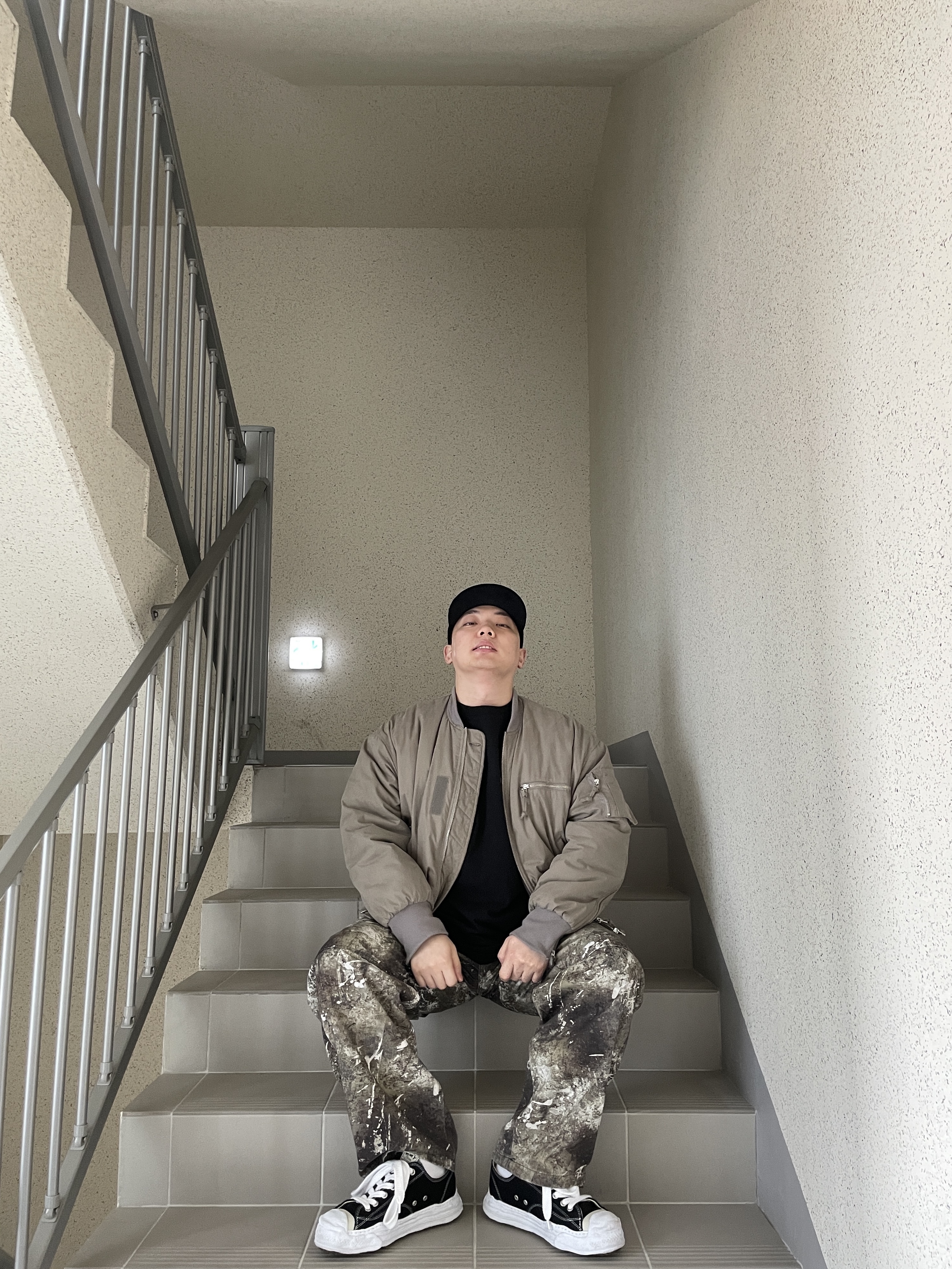 Maison Mihara Yasuhiro Hank OG Sole Canvas Low-top Sneakers Black 착용 스타일 - 5