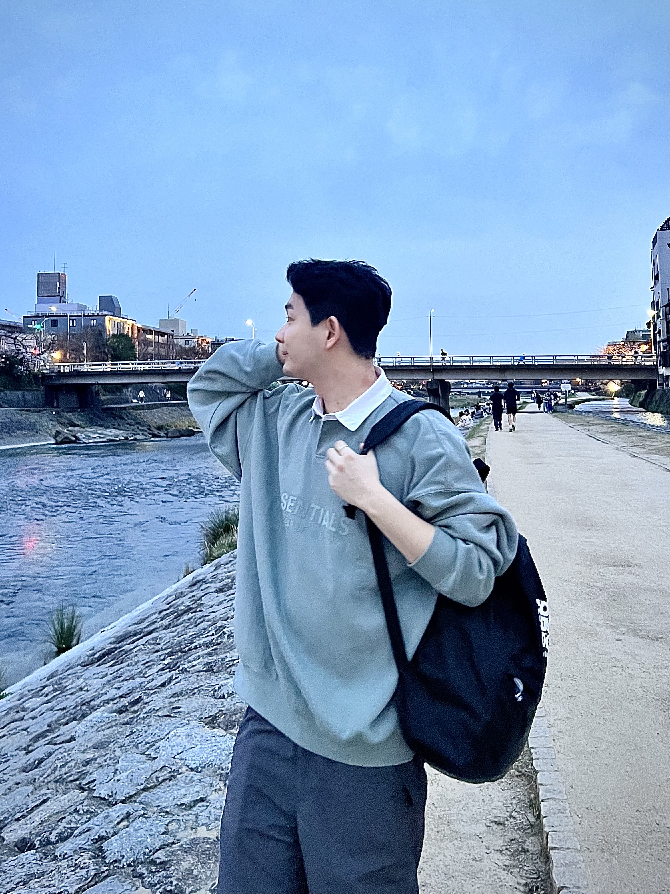 Essentials Waffle Henley Rugby Sycamore - 23SS, CDG Backpack Black 착용 스타일