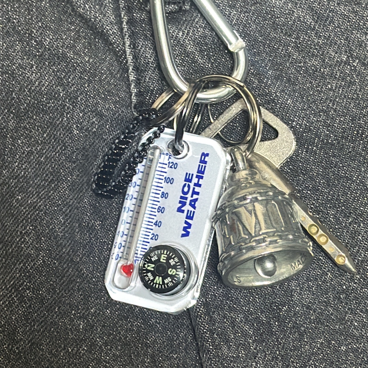 Supreme Bravo Bell Silver - 23FW 착용 스타일