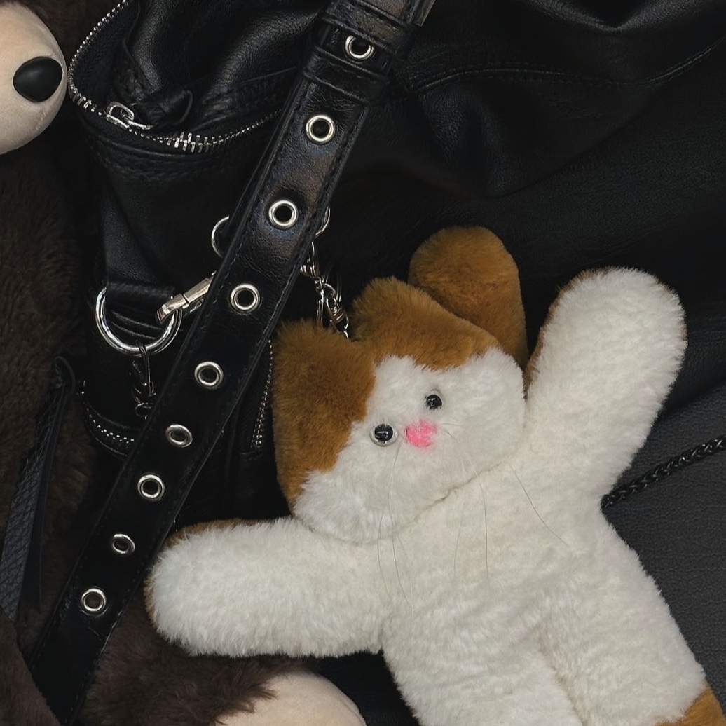 Lelbobrown Little Cat Keyring Cheese Pongdang 착용 스타일