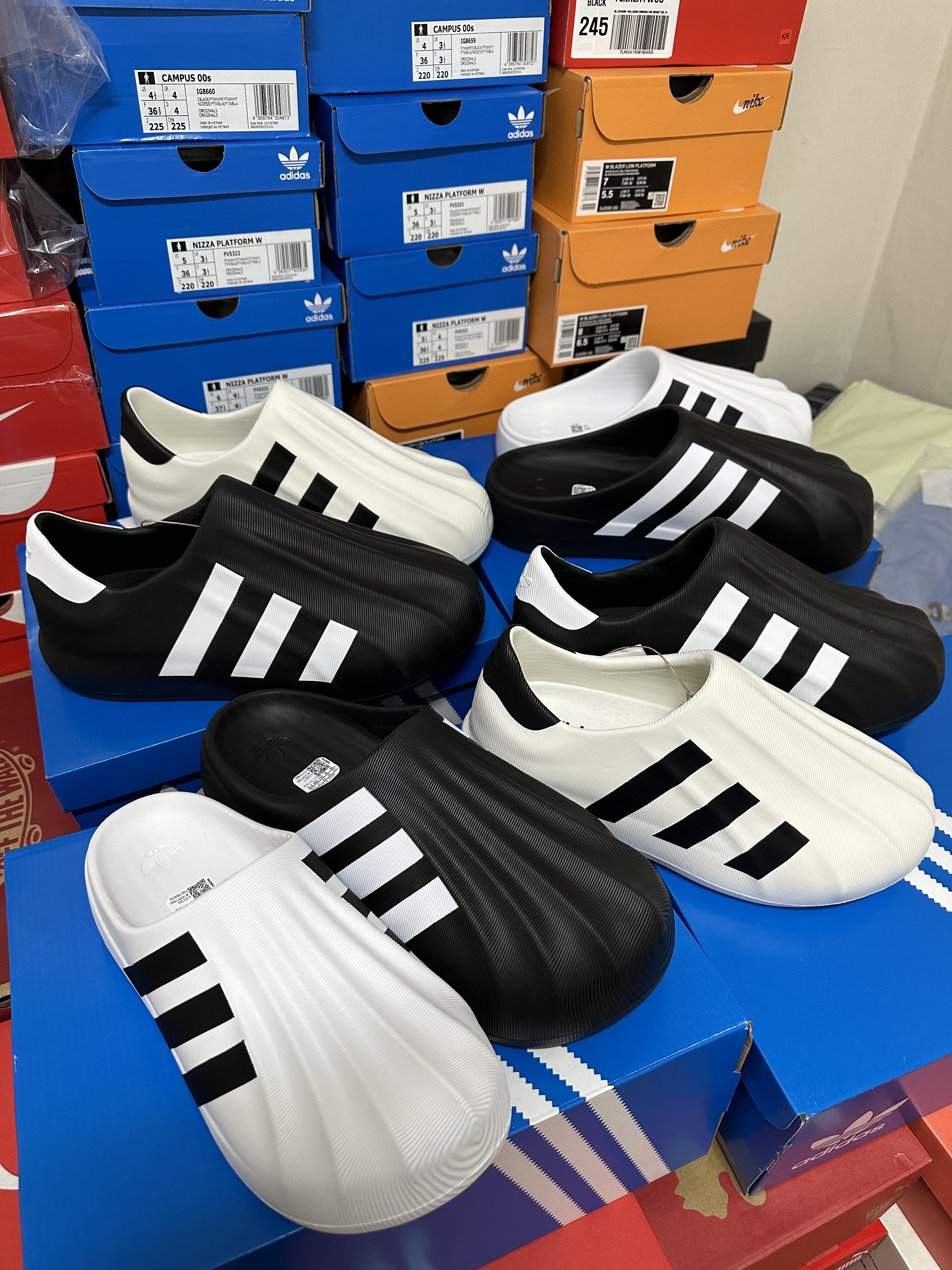 Adidas Adifom Superstar Core White, Adidas Adifom Superstar Core Black Cloud White 착용 스타일