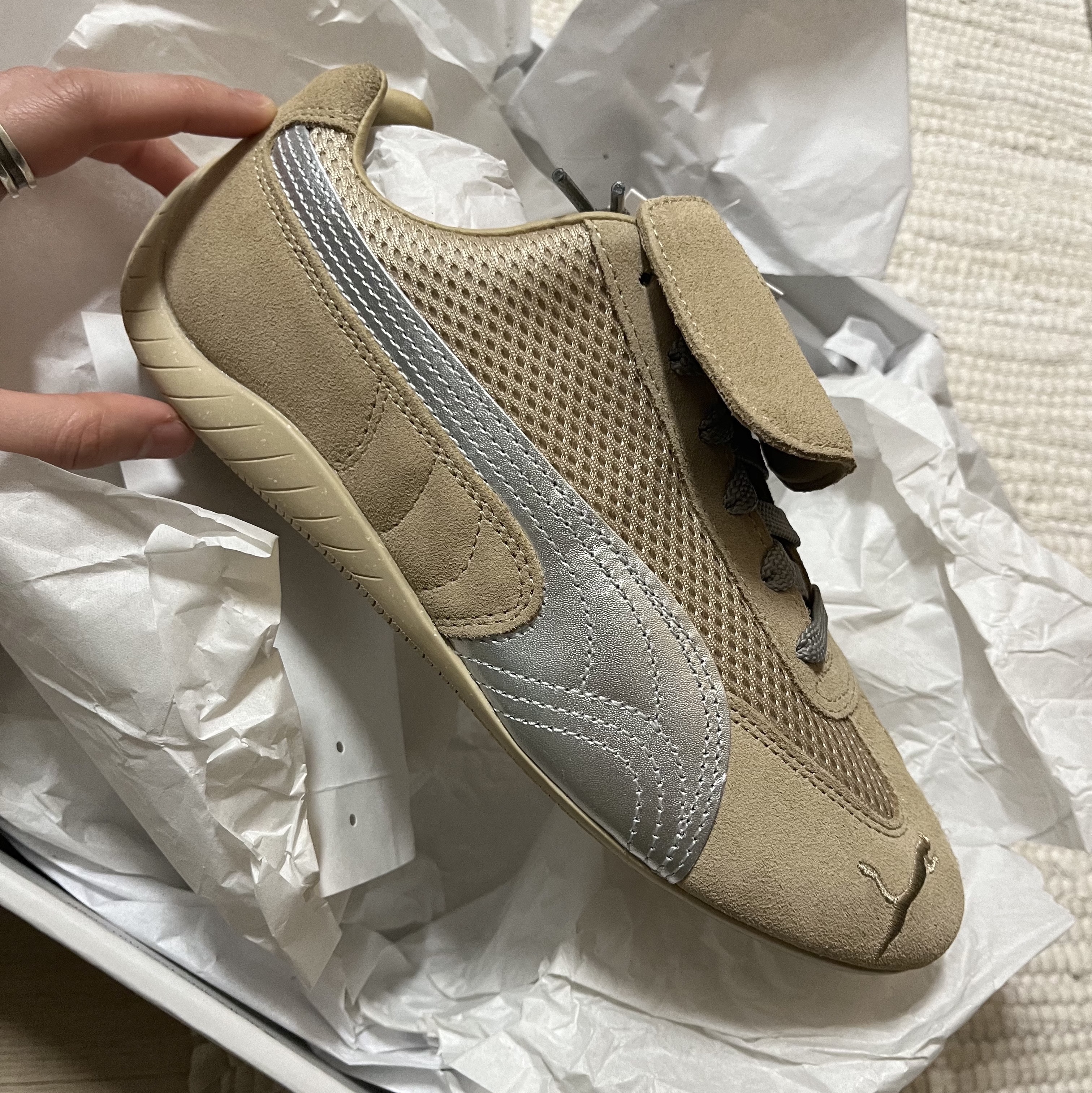 Puma x Open Yy Speedcat Prairie Tan Matte Silver, Puma x Open Yy Speedcat Black Shadow Gray 착용 스타일 - 4