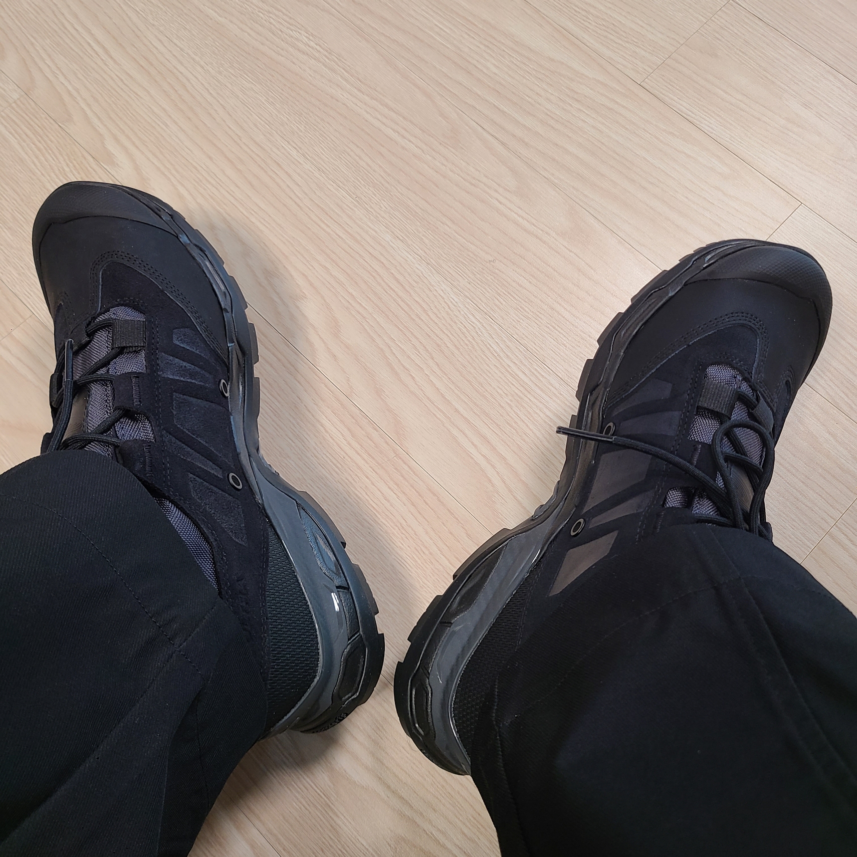 Salomon Jungle Ultra Low ADV Black Magnet 착용 스타일 - 2
