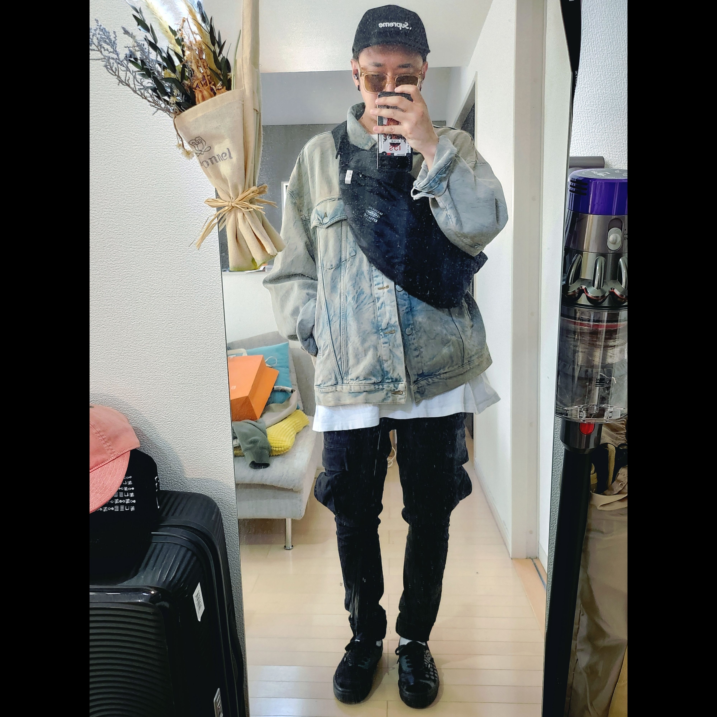 Acne Studios Destroyed Relaxed Denim Jacket Detroit Mid Blue, Maison Kitsune x Eastpak Springer XL Bumbag Black 착용 스타일