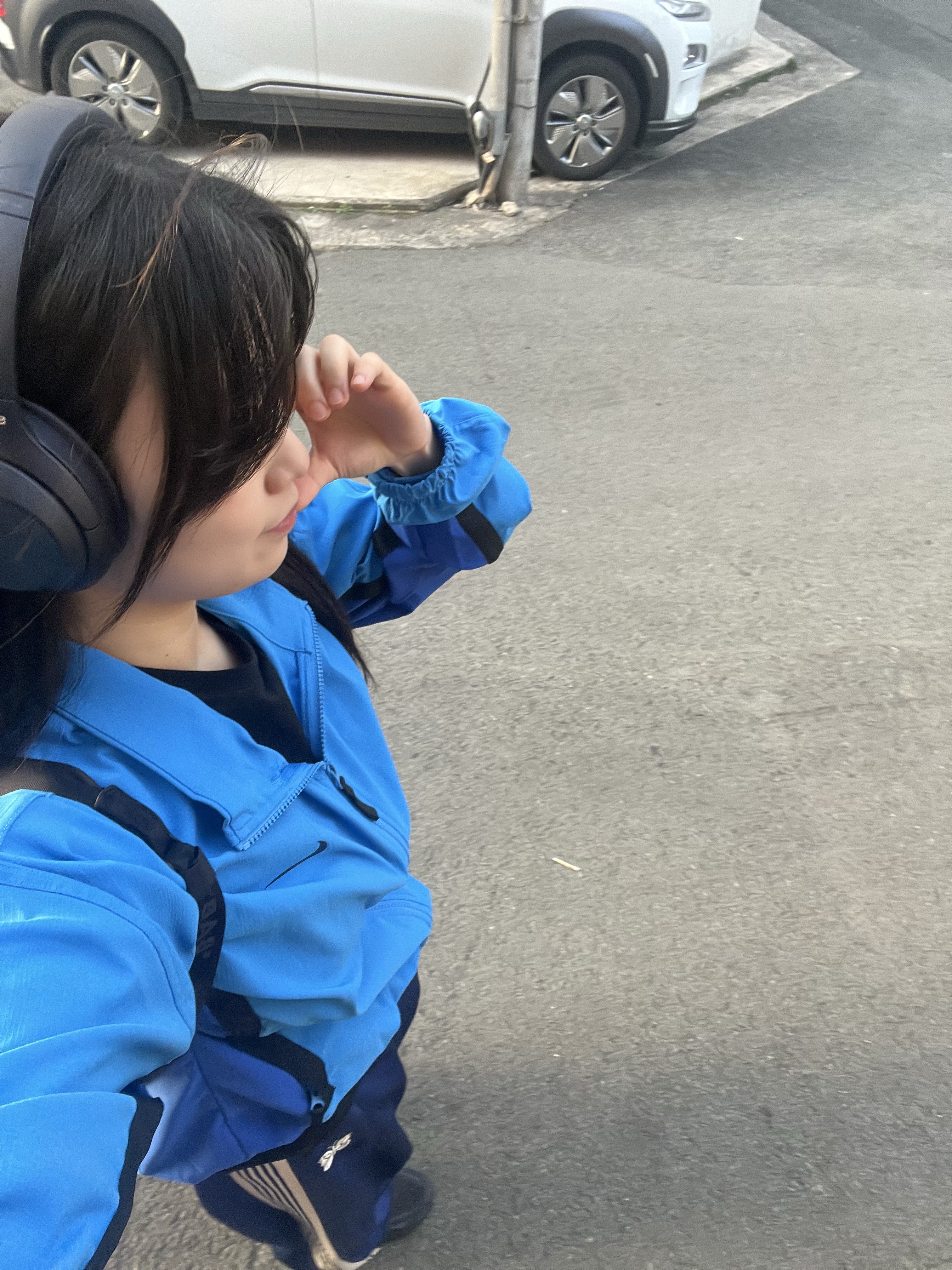 Sony WH-1000XM4 Midnight Blue (Korean Ver.), Needles H.D. Track Pants Poly Smooth Royal 착용 스타일 - 2
