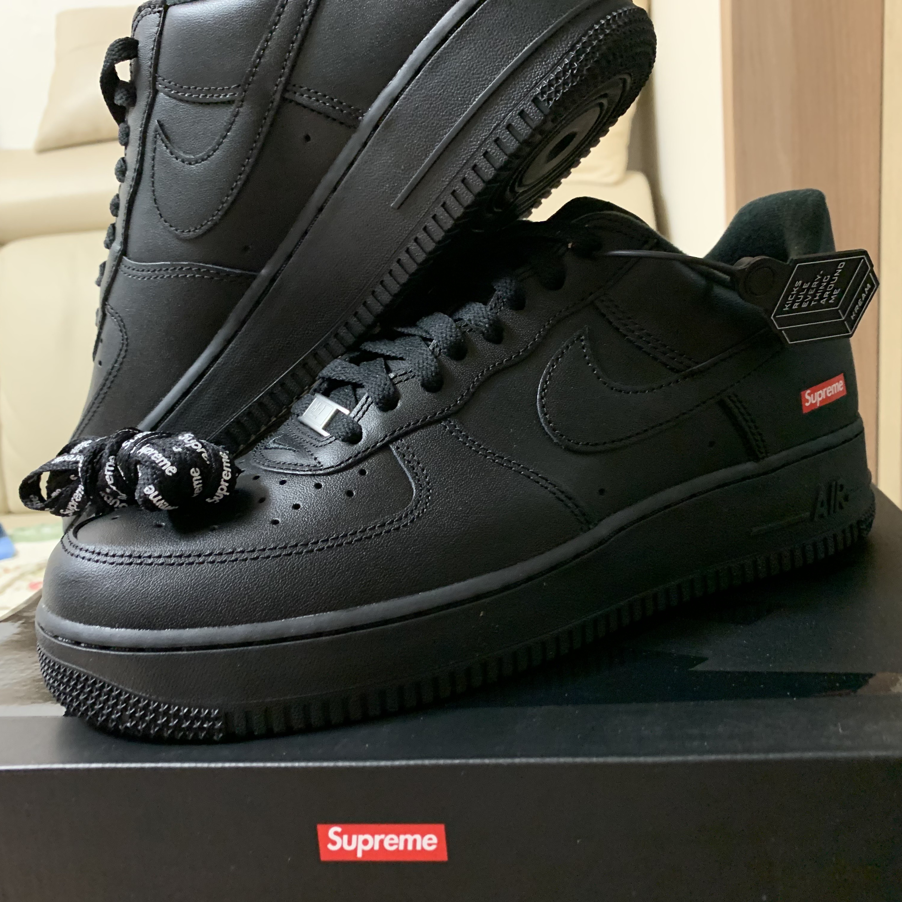 Nike x Supreme Air Force 1 Low Black 착용 스타일