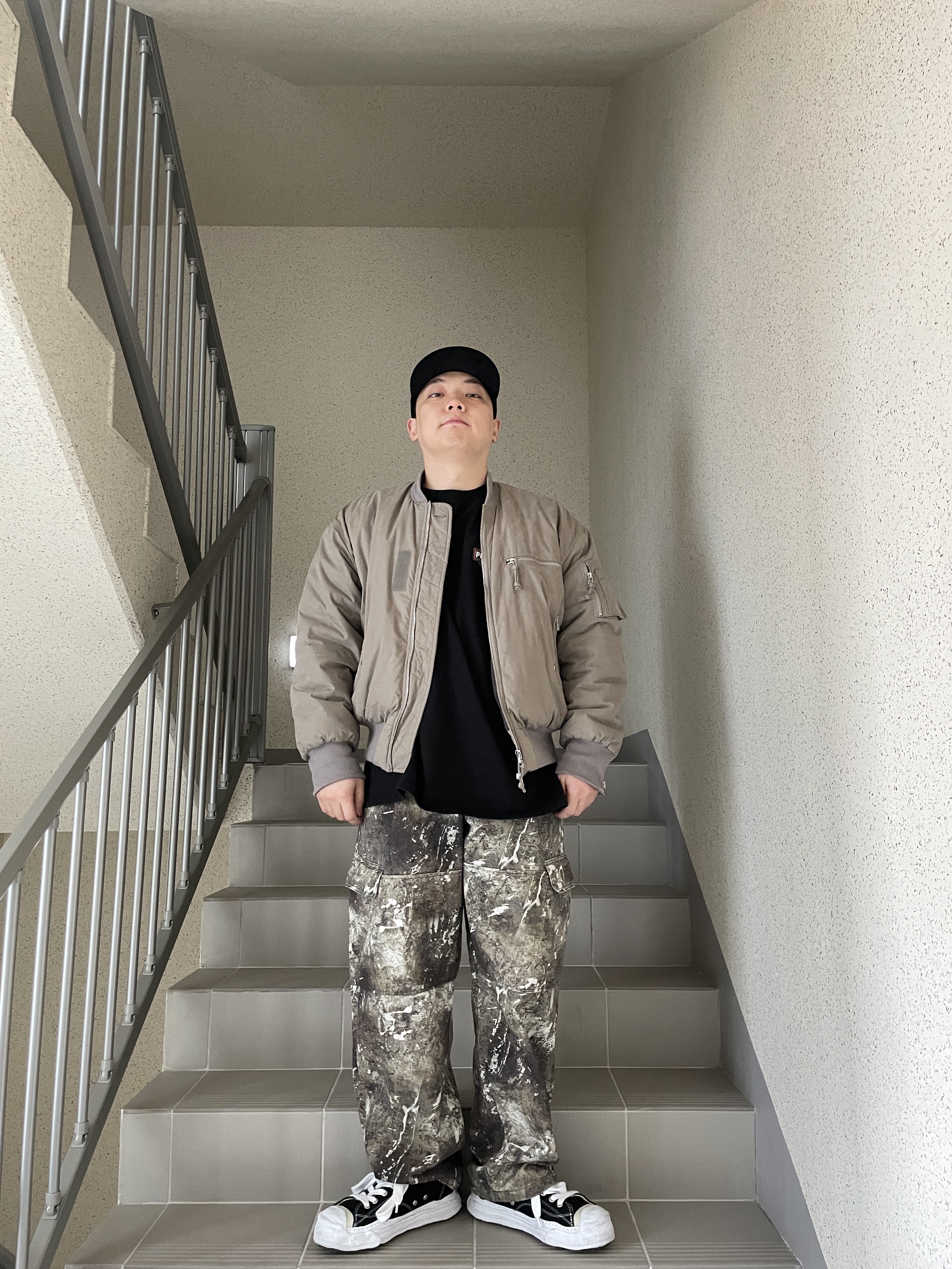 Maison Mihara Yasuhiro Hank OG Sole Canvas Low-top Sneakers Black 착용 스타일 - 4