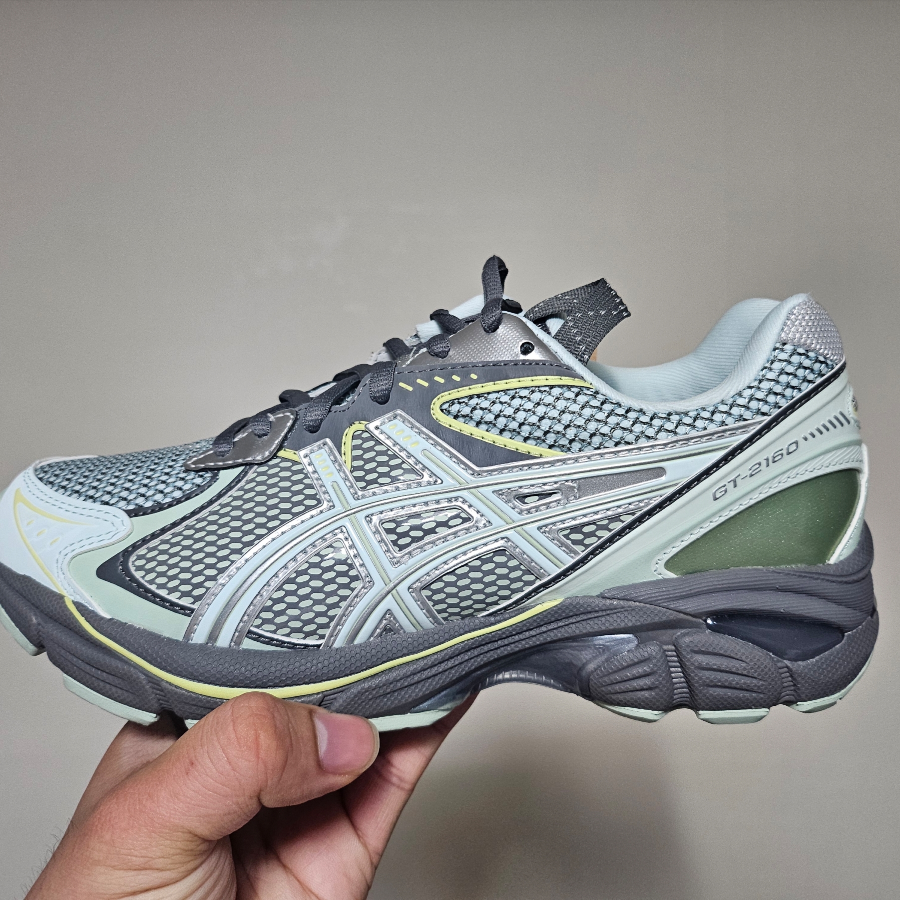 Asics UB6-S GT-2160 Arctic Blue Carbon 착용 스타일
