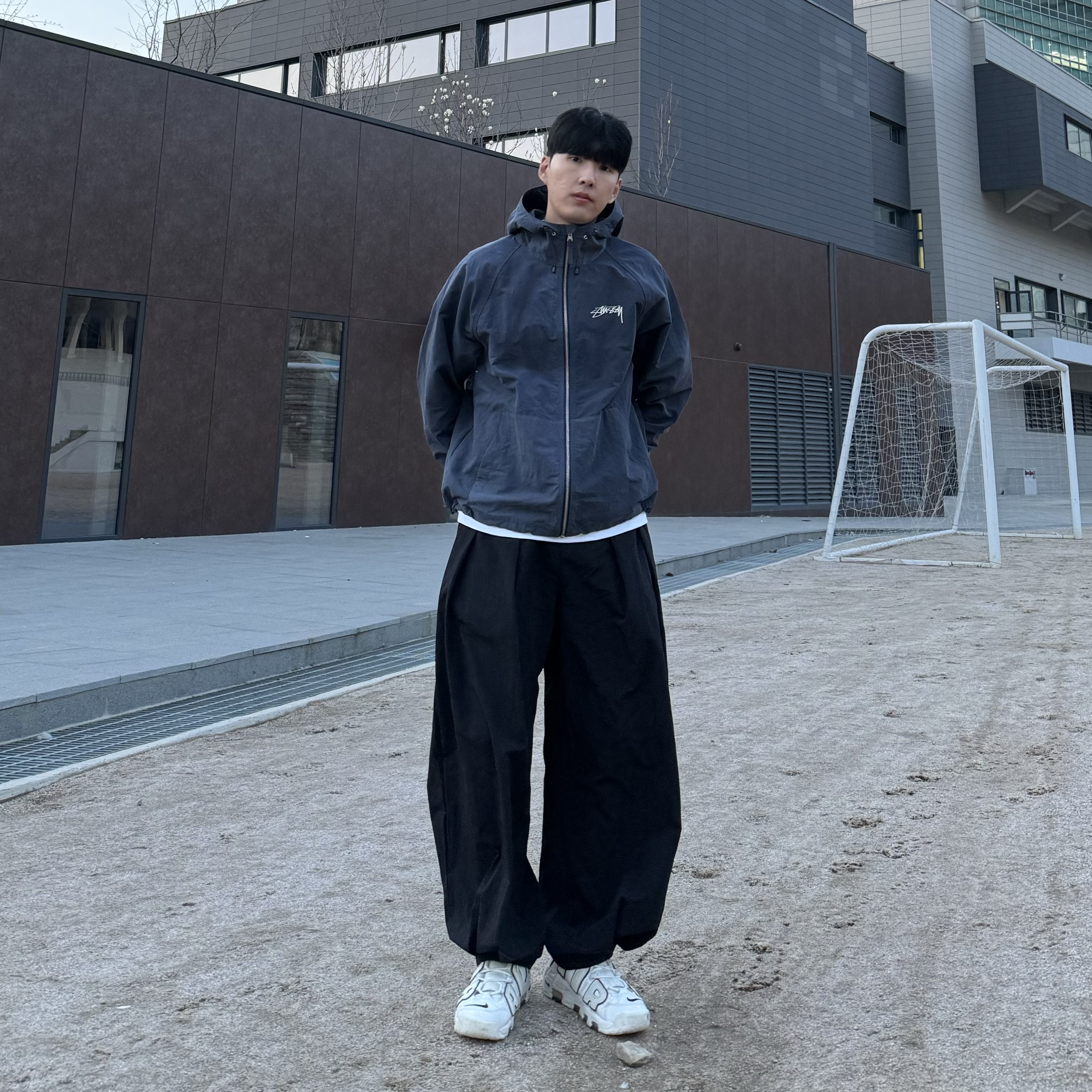 Stussy Wave Dye Beach Shell Jacket Navy 착용 스타일