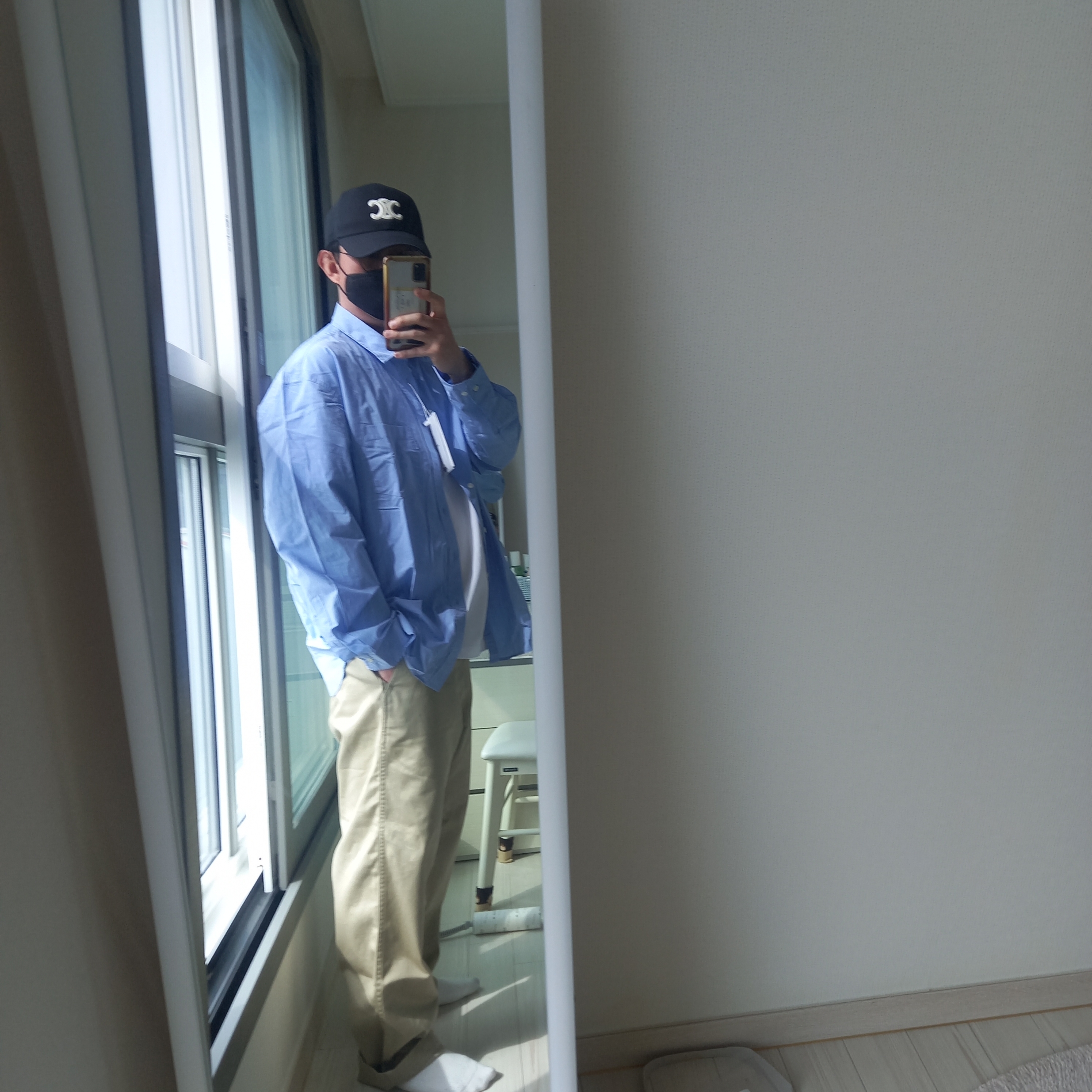 Pottery Comfort Shirt Giza Cotton 100/2 High Density Chambray Cloth Resilient Finish Blue, Wooyoungmi Cotton Back Logo T-Shirt White - 23FW 착용 스타일 - 2