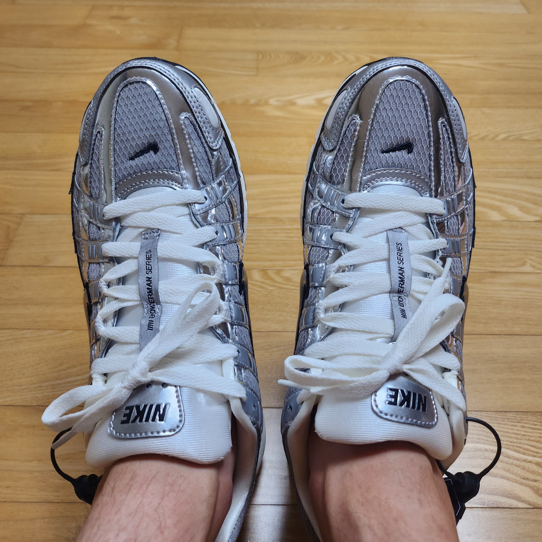 Nike P-6000 Metallic Silver 착용 스타일 - 2