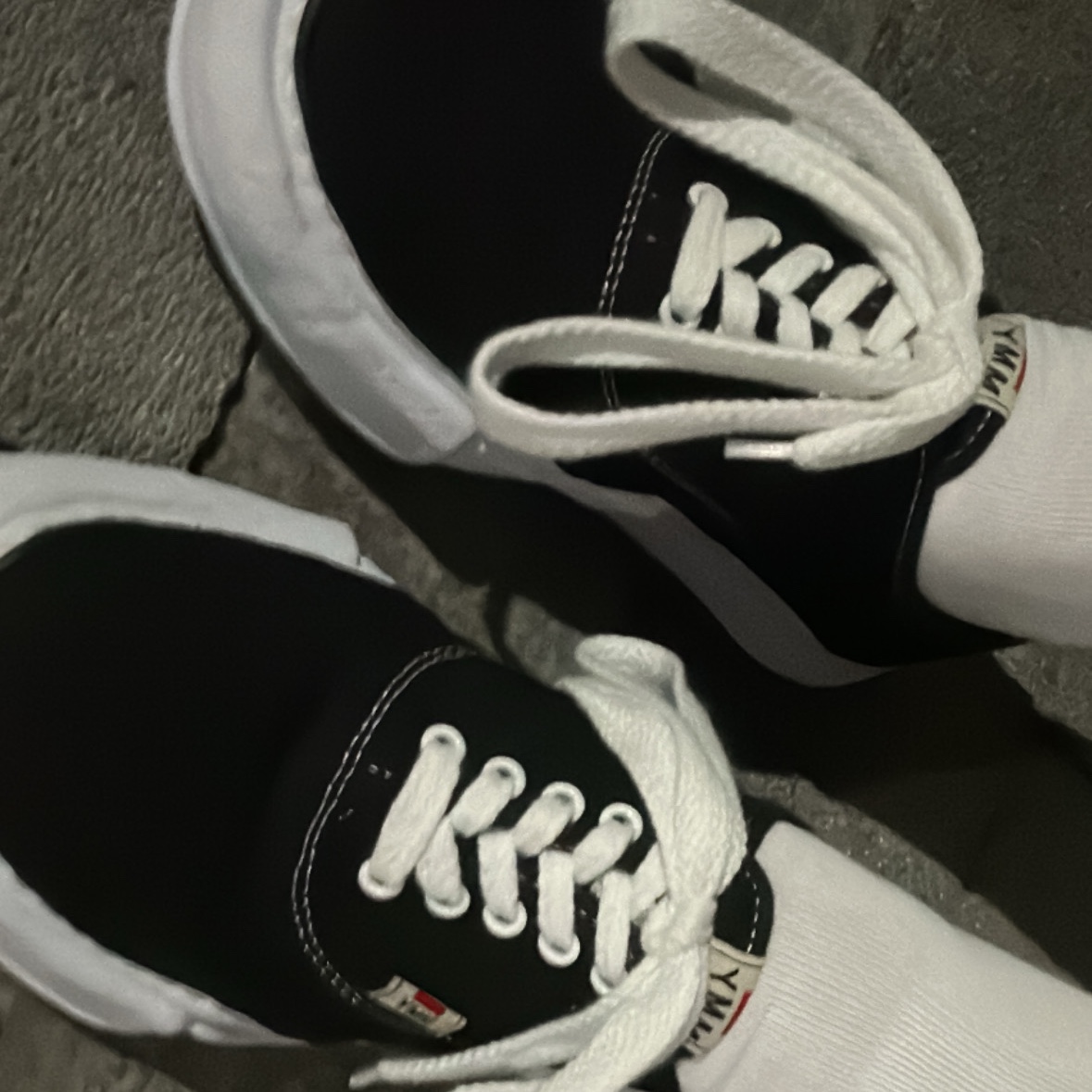 Maison Mihara Yasuhiro Baker OG Sole Canvas Low Cut Sneakers Black 착용 스타일