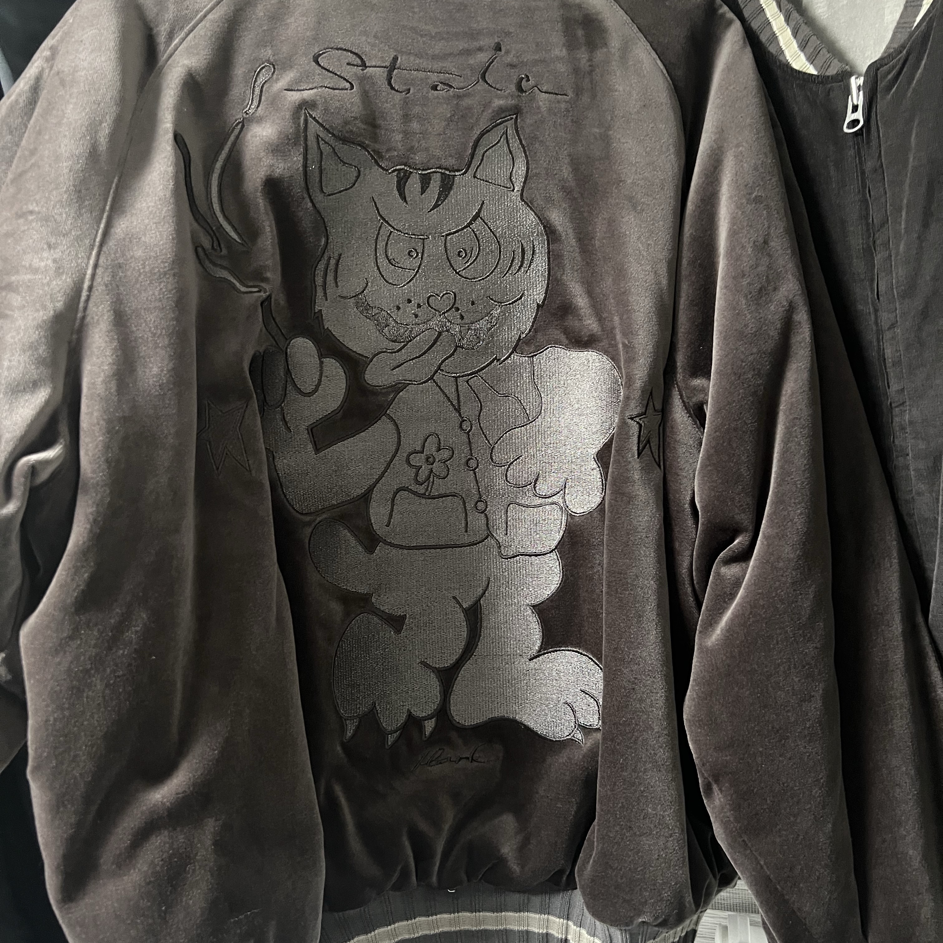 Polyteru x HANK Velvet Souvenir Jacket Brown - 23FW 착용 스타일 - 1
