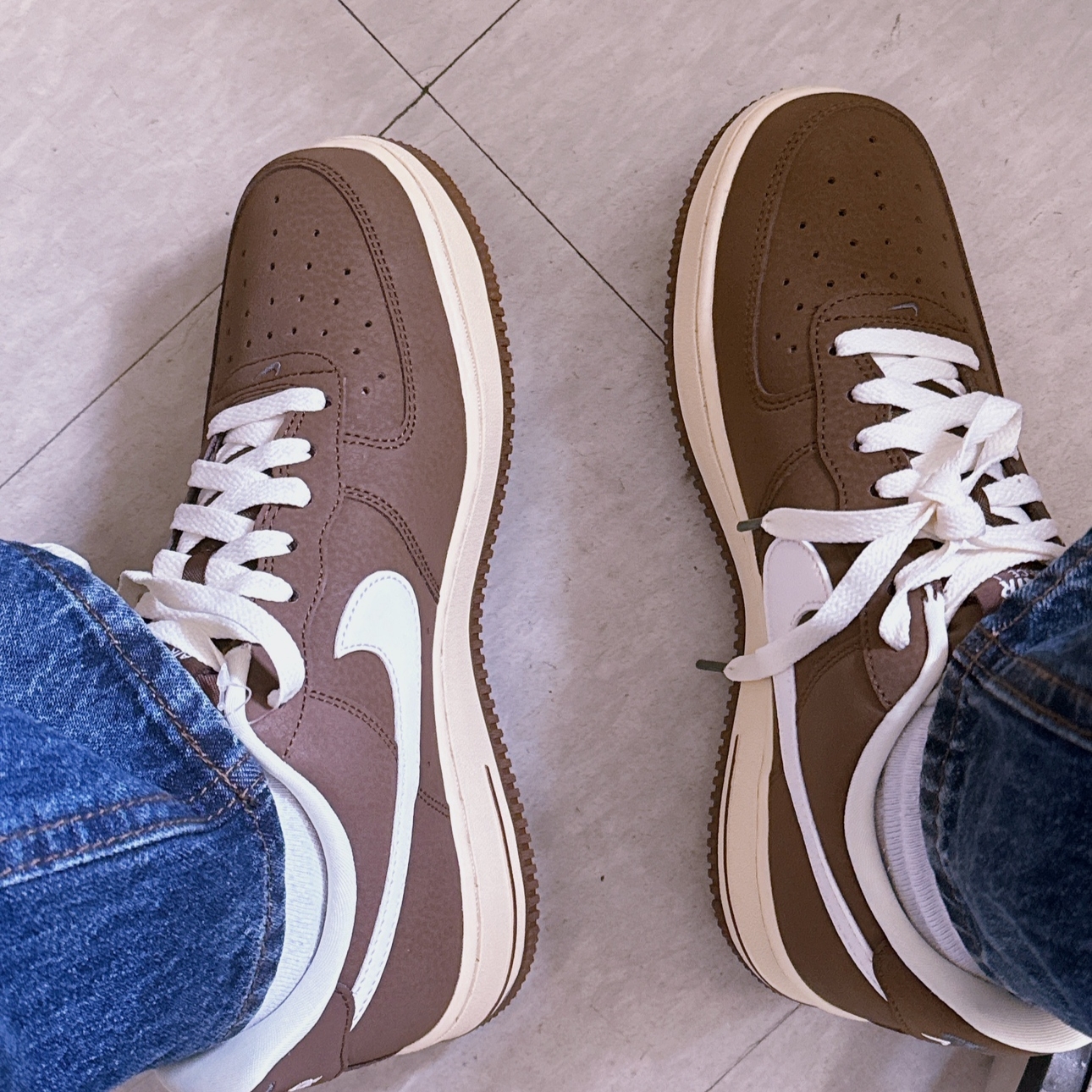 Nike Air Force 1 '07 Cacao Wow Coconut Milk 착용 스타일