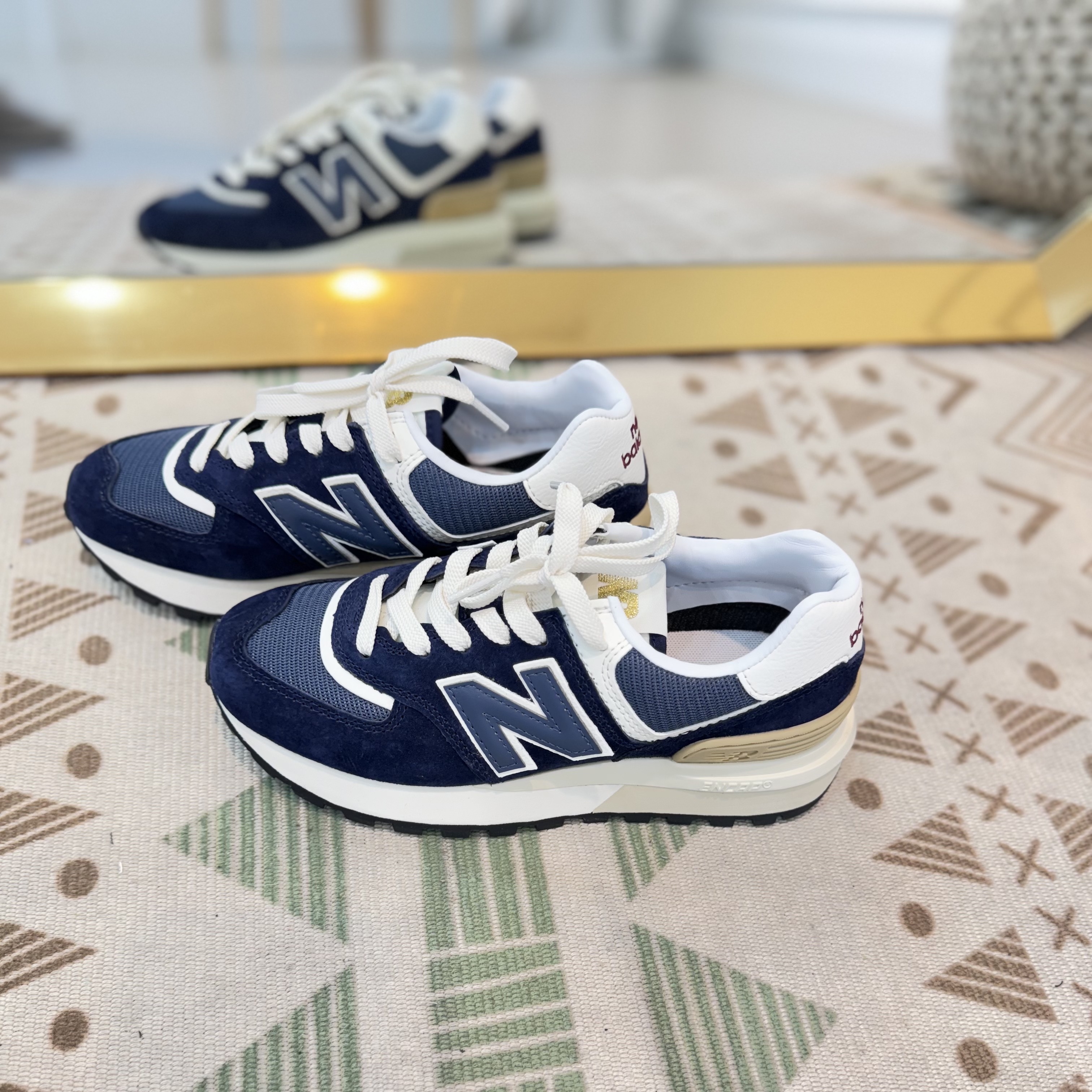 New Balance 574 Legacy Navy 착용 스타일 - 1