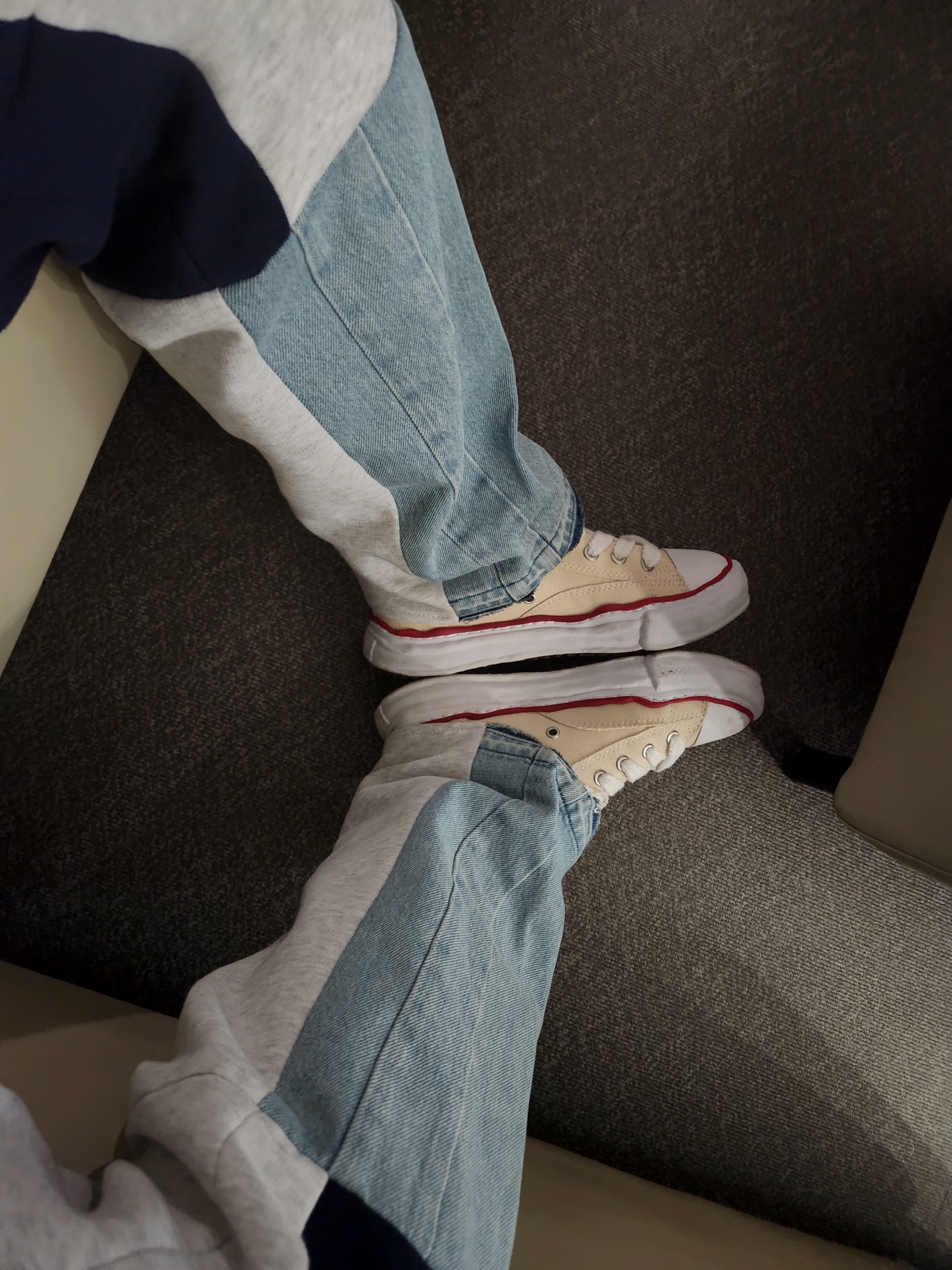 Stone Island 62420 Brushed Cotton Fleece Garment Dyed Crewneck Sweatshirt Lobster Red - 23FW, Maison Mihara Yasuhiro Peterson OG Sole Canvas Low-top Sneakers Natural 착용 스타일 - 7