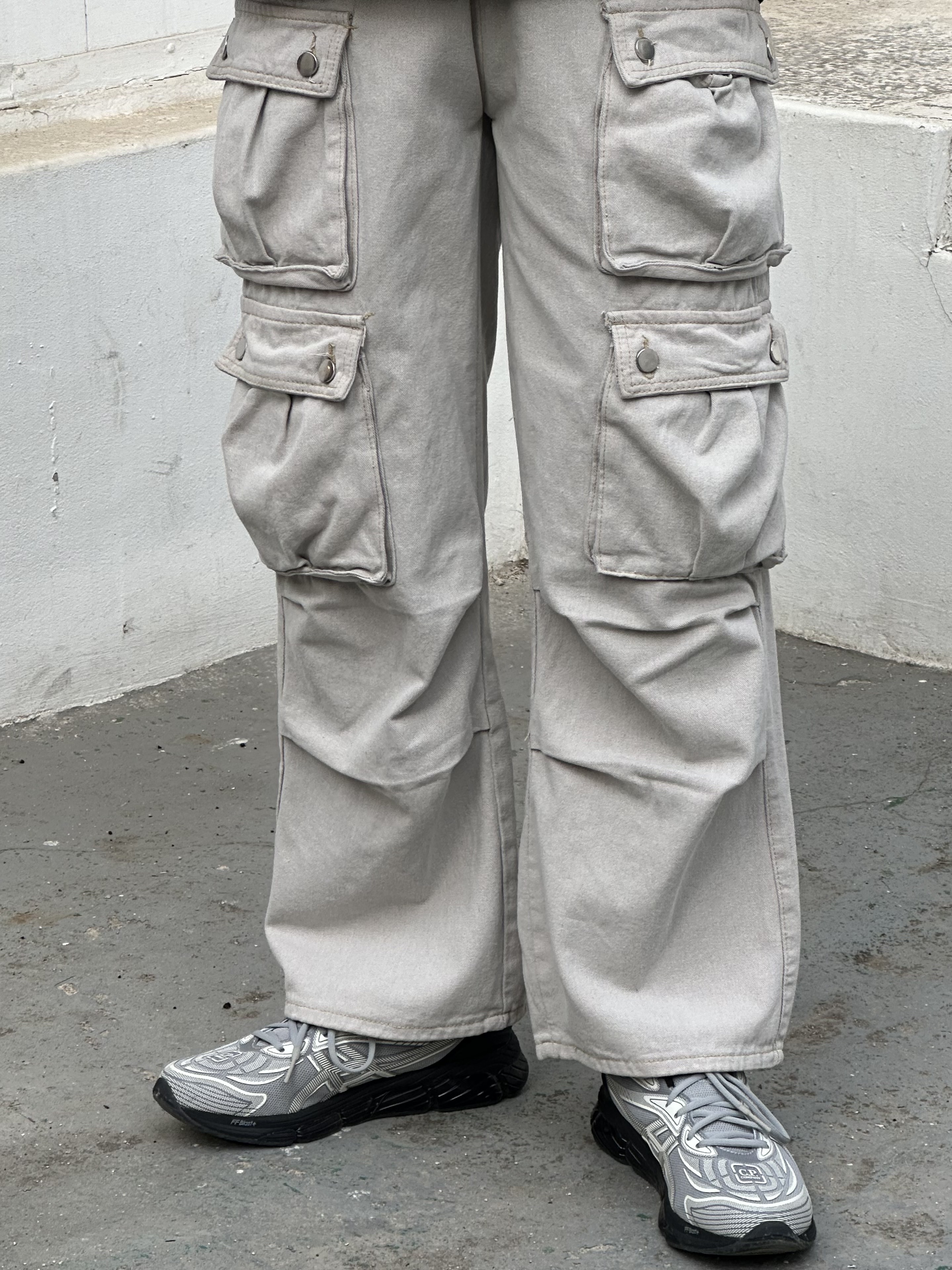 Asics x C.P. Company Gel-Quantum 360 VIII Cement Grey, Arc'teryx Squamish Hoody Black 착용 스타일 - 3