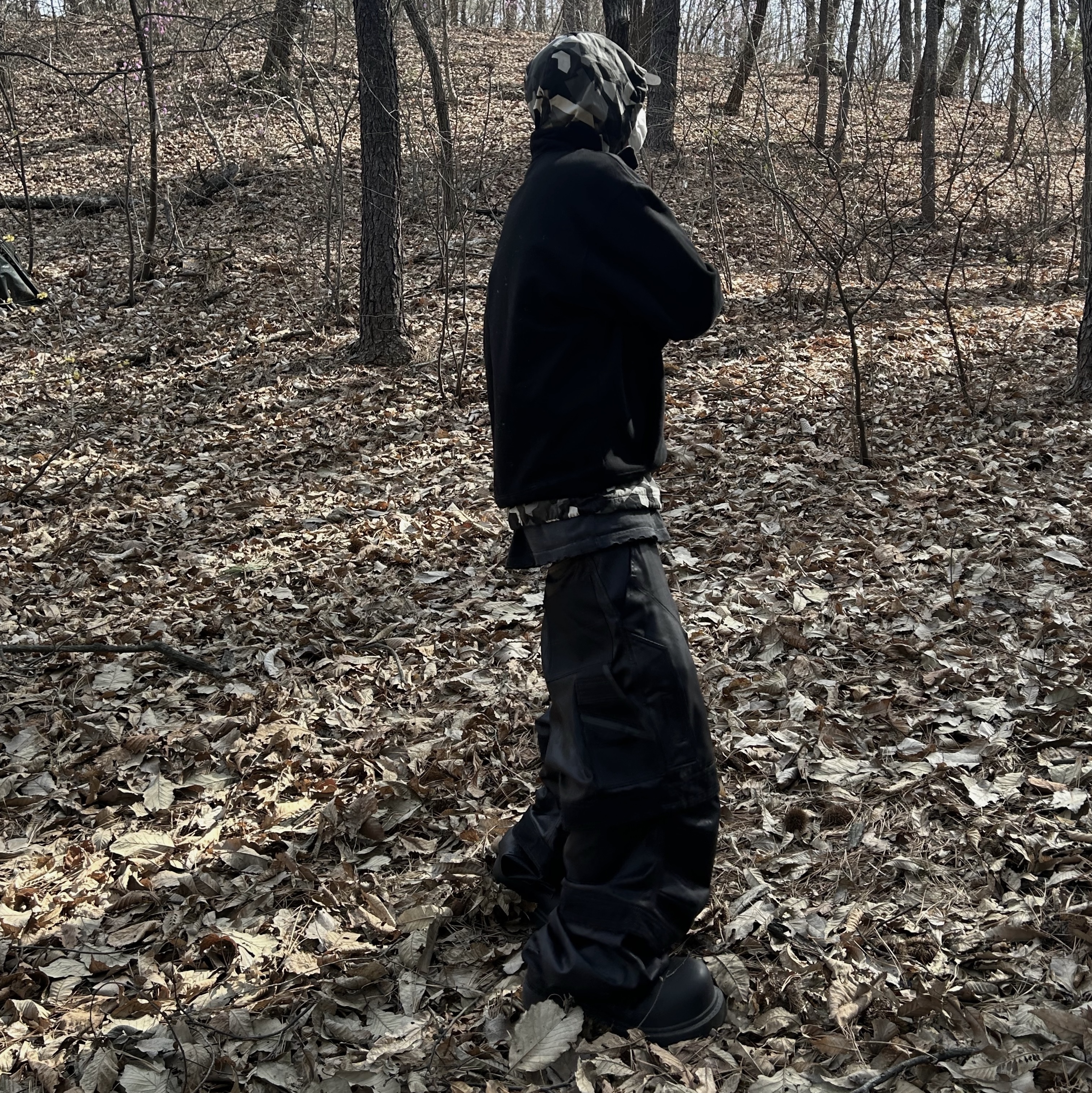 Farfromwhat Far Layered Work Pants Coated Black, Balenciaga Steroid Derby Black 착용 스타일 - 2