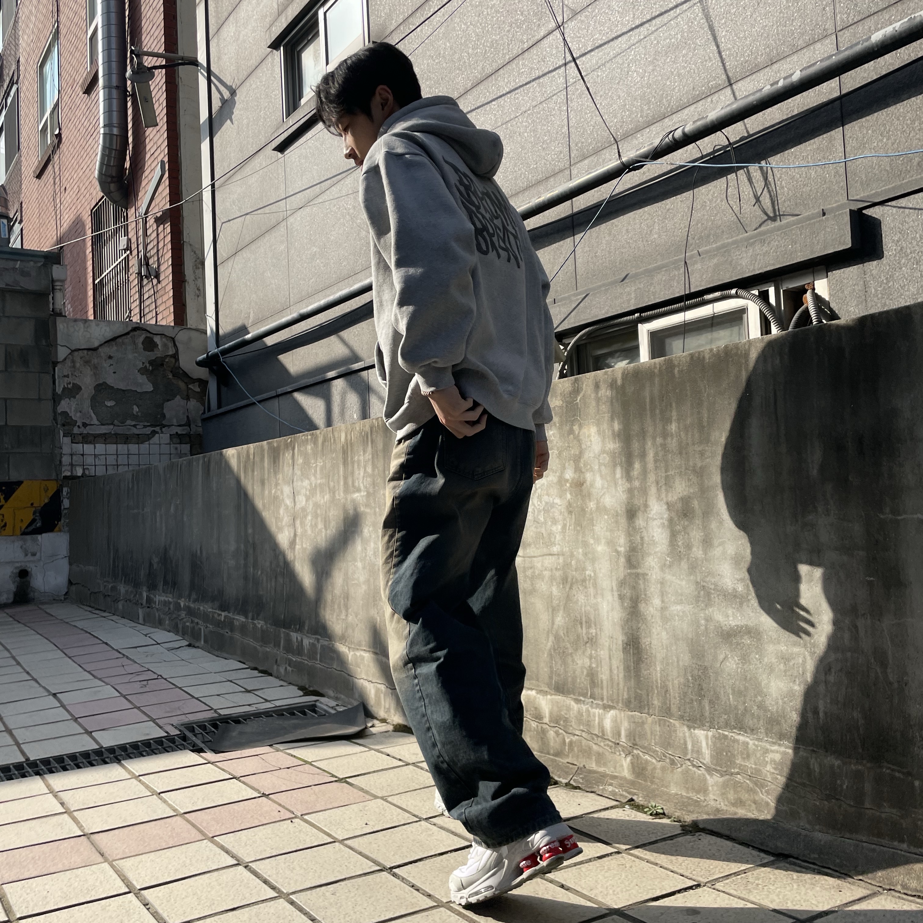 Nike x Supreme Shox Ride 2 SP White 착용 스타일 - 1