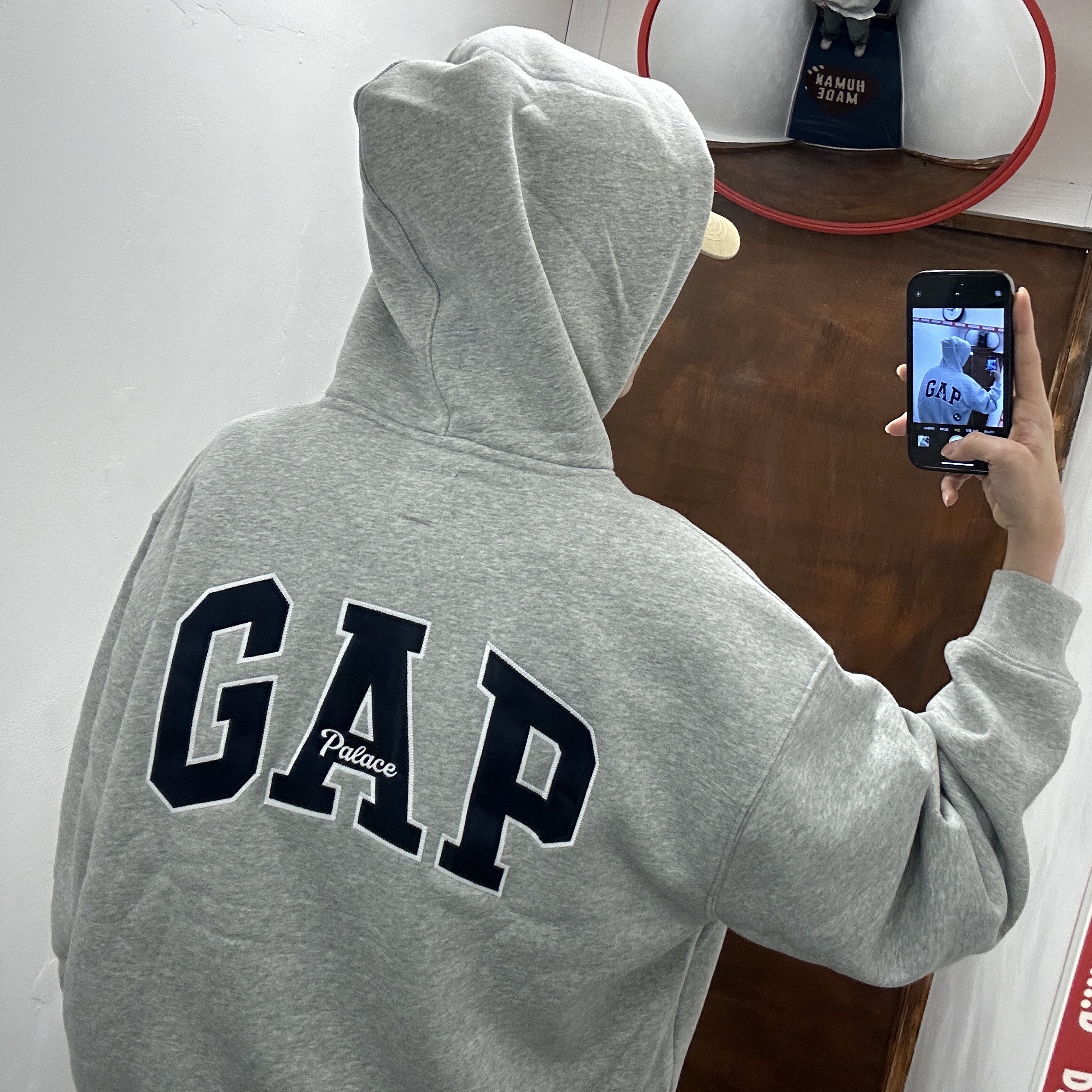 Palace x Gap Nylon Track Top Navy Red - 24SS, Palace x Gap Heavy Jersey T-Shirt White - 24SS 착용 스타일 - 5