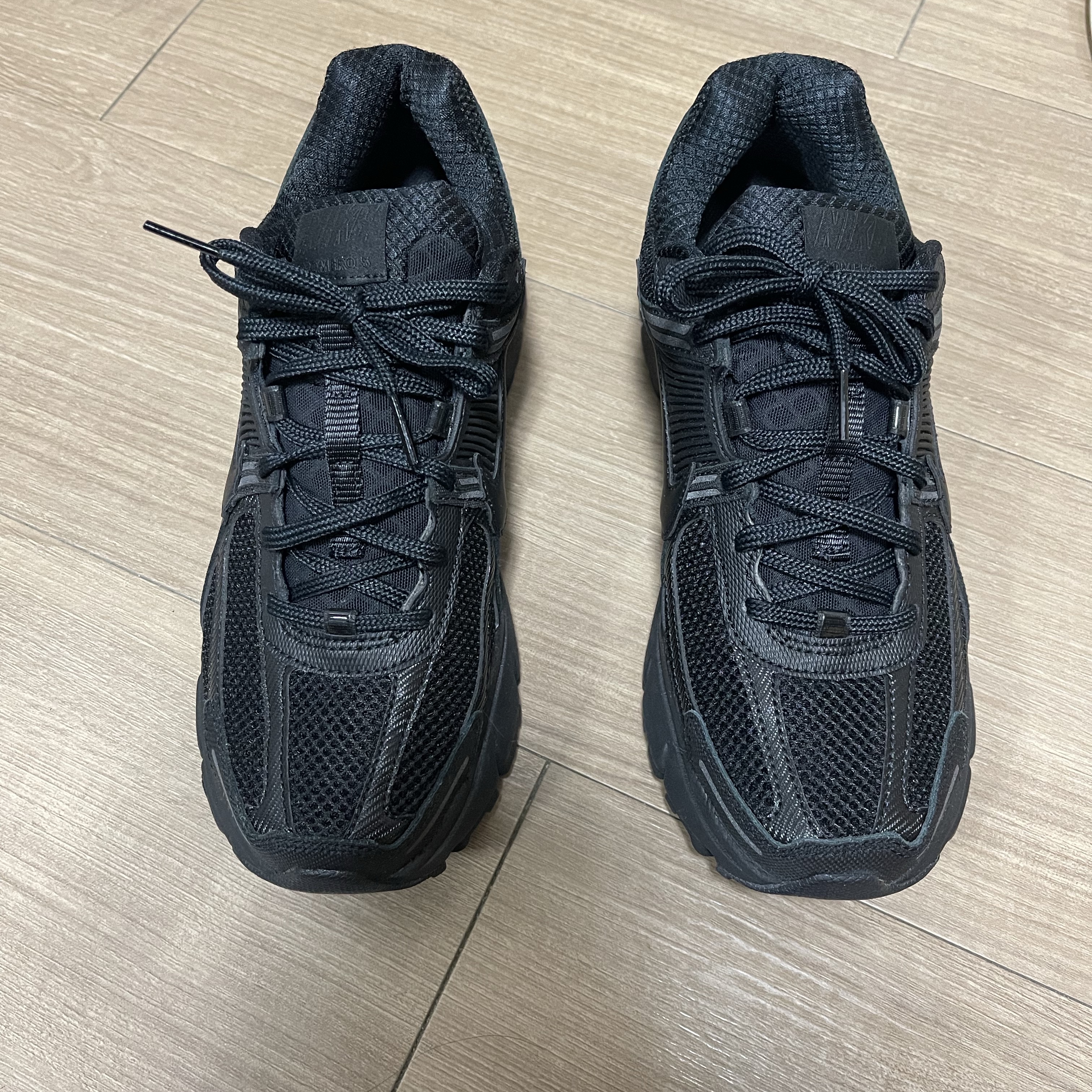 Nike Zoom Vomero 5 SP Black 착용 스타일