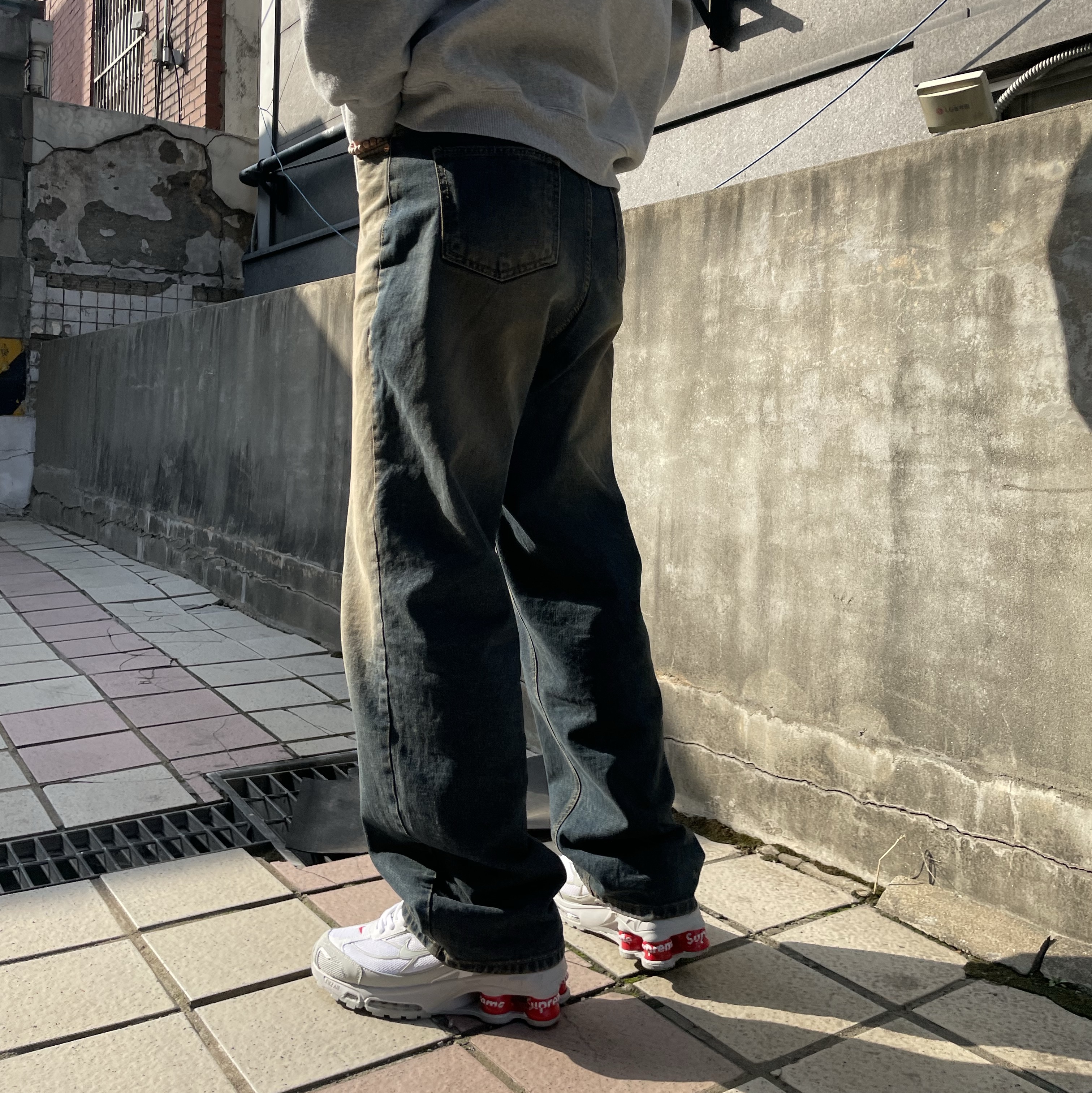 Nike x Supreme Shox Ride 2 SP White 착용 스타일 - 2