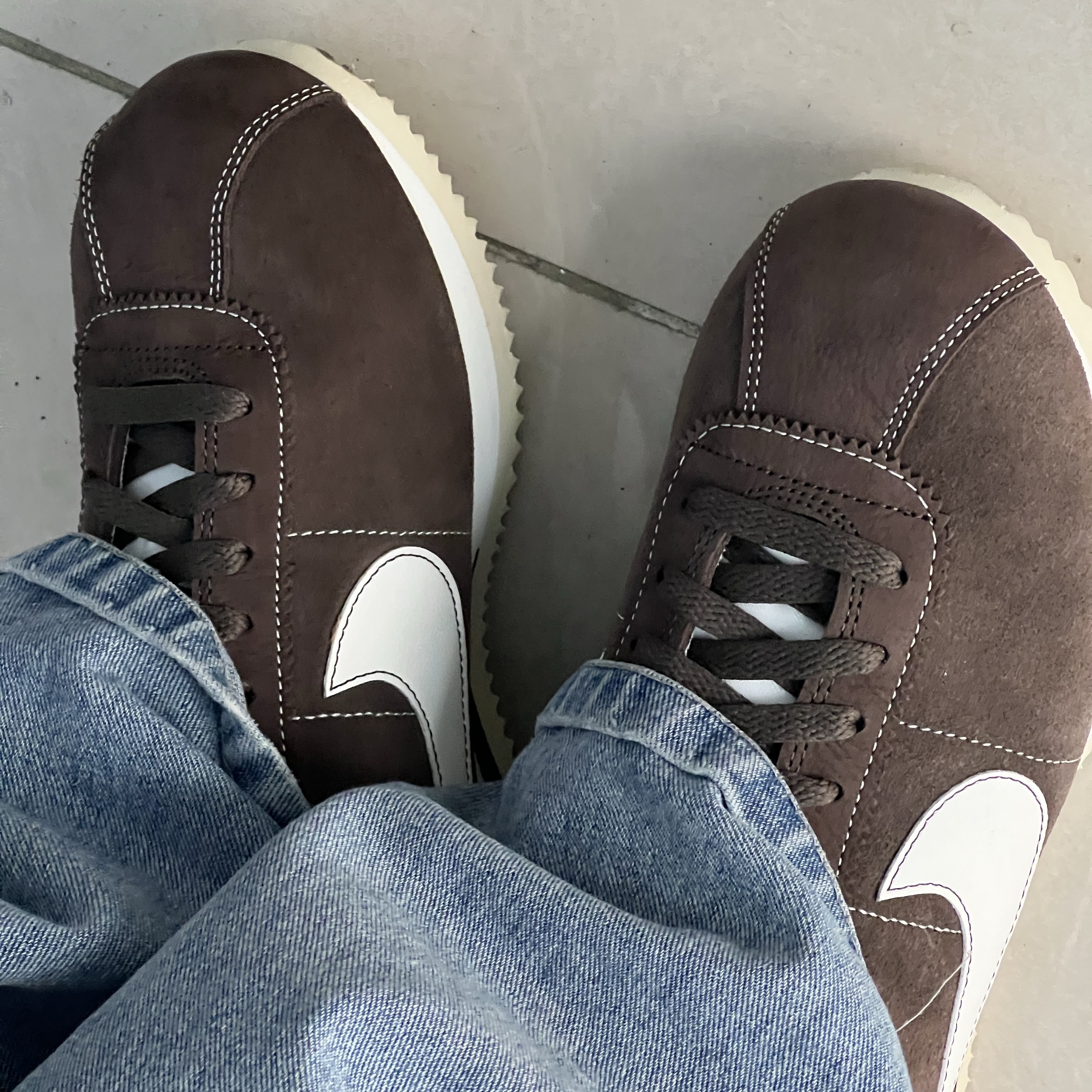Nike Cortez SE Hangul Day Baroque Brown Sail 착용 스타일