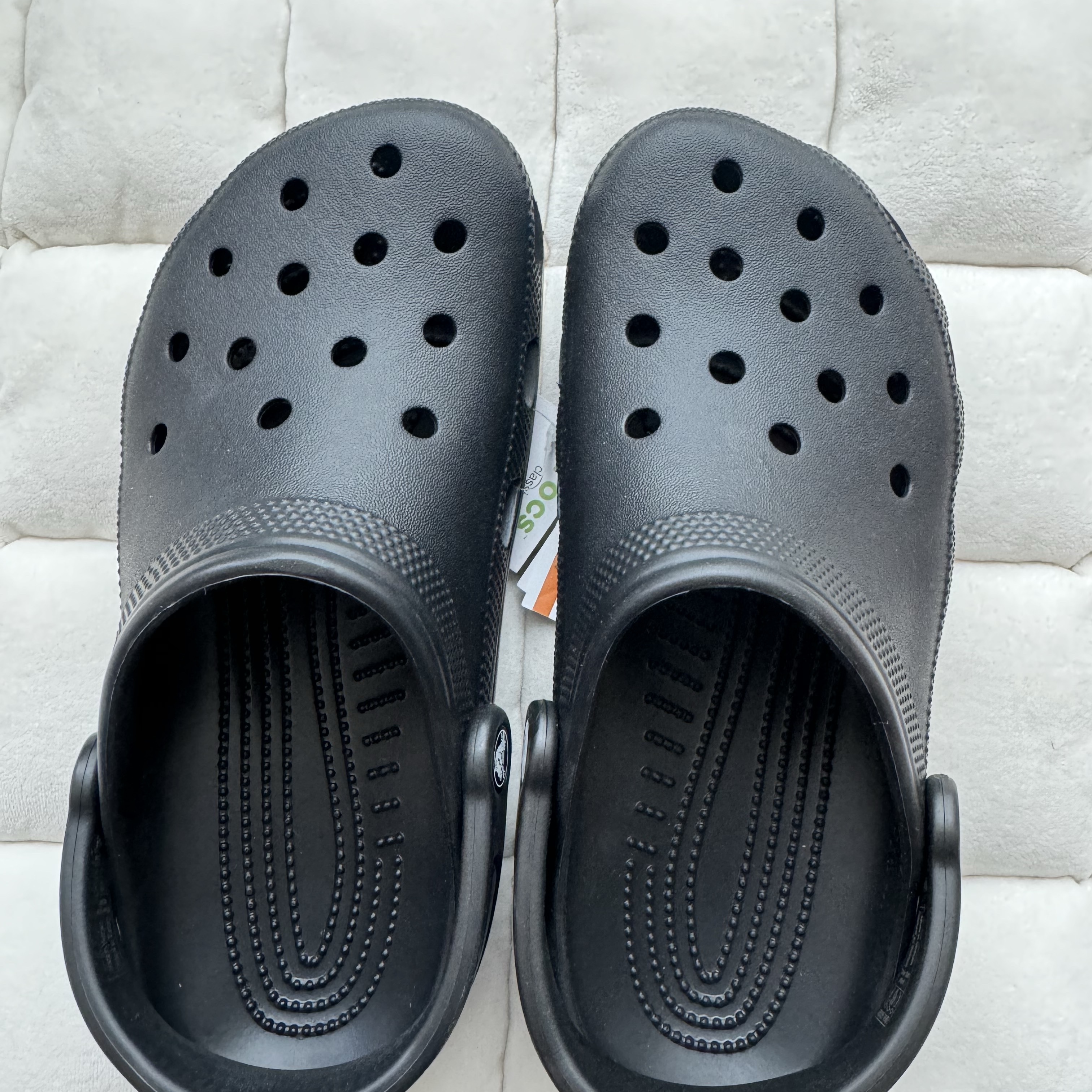 Crocs Classic Clog Black 착용 스타일