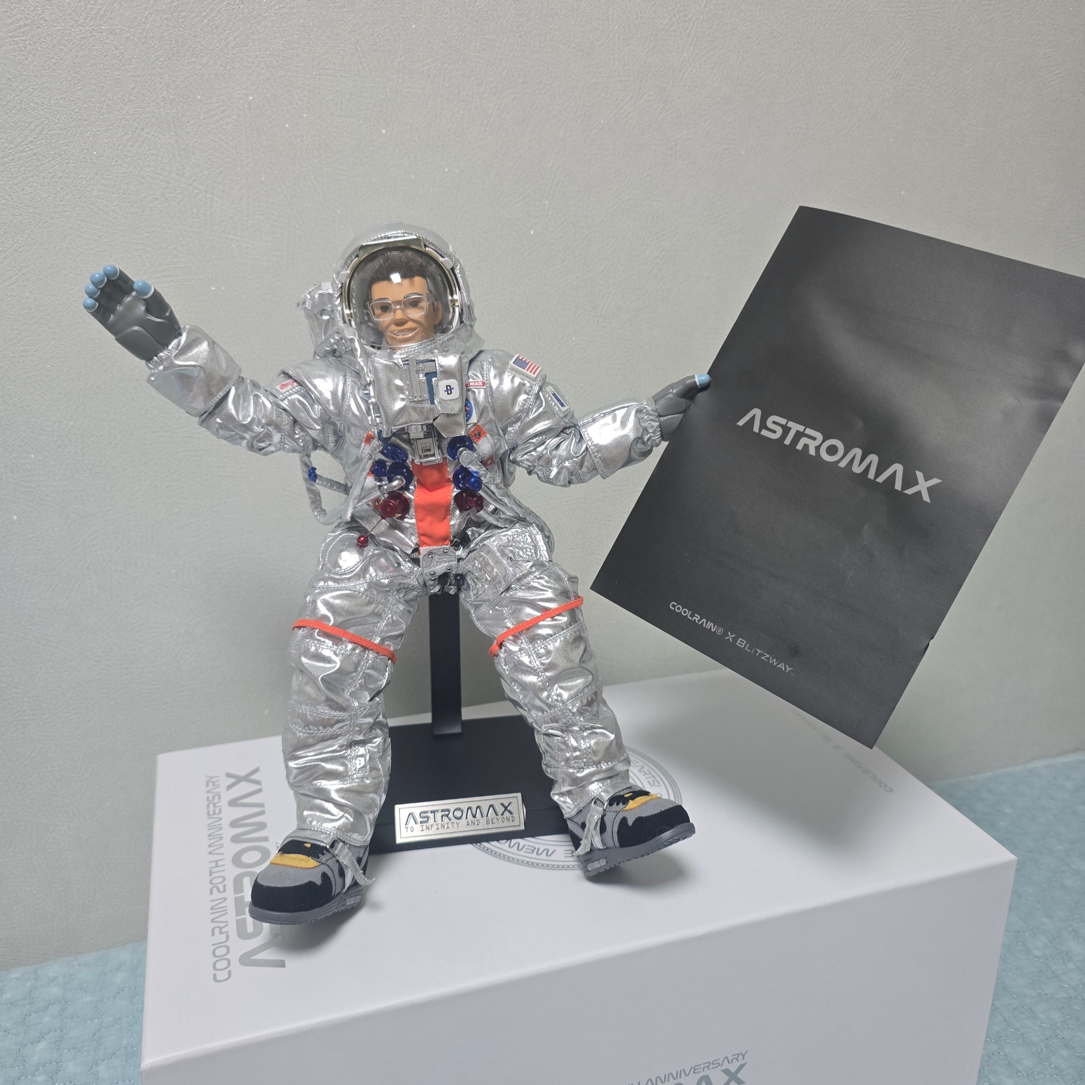 Coolrain x Blitzway Astromax Silver, Coolrain x Blitzway Astromax White 착용 스타일 - 2
