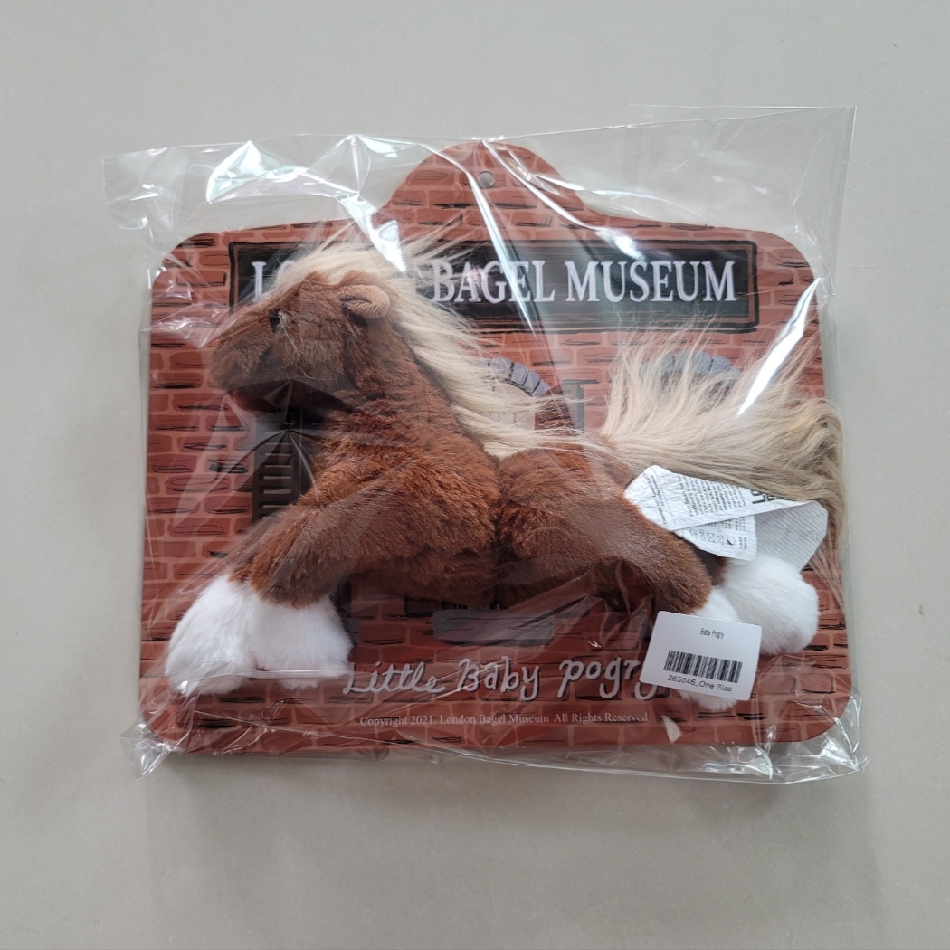 London Bagel Museum Pogrydoll 착용 스타일