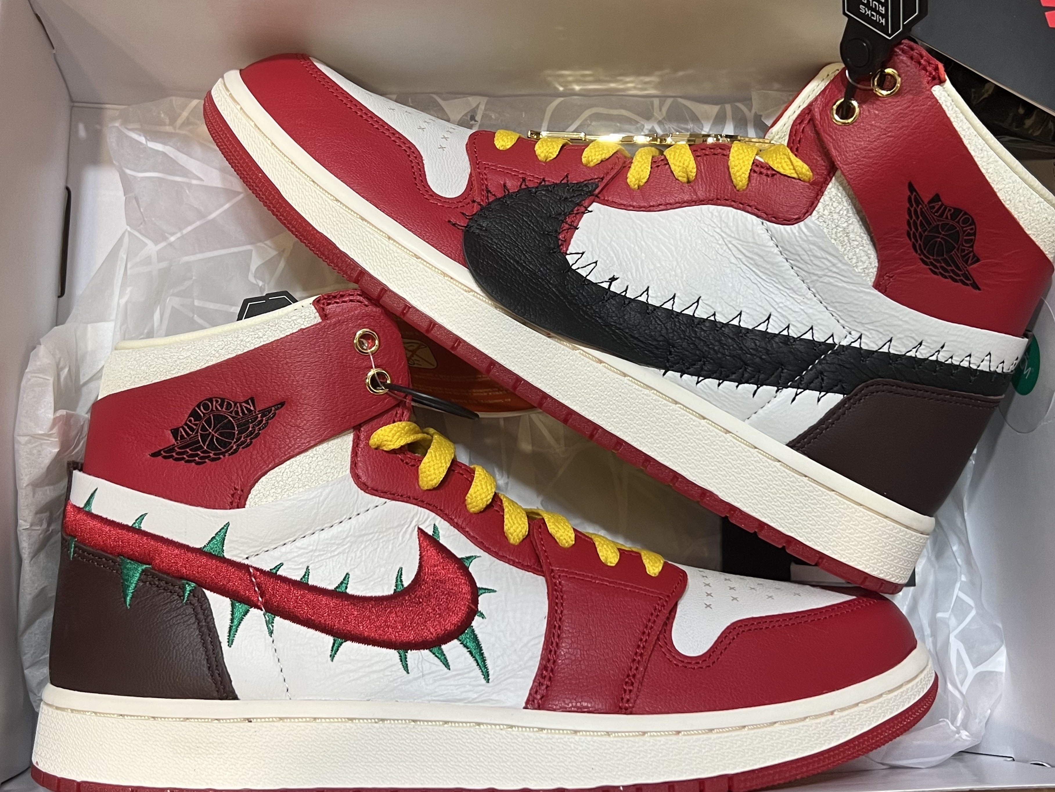 Jordan x Teyana Taylor Cushioned Crew Socks White, (W) Jordan 1 x Teyana Taylor Zoom CMFT 2 Gym Red 착용 스타일 - 2