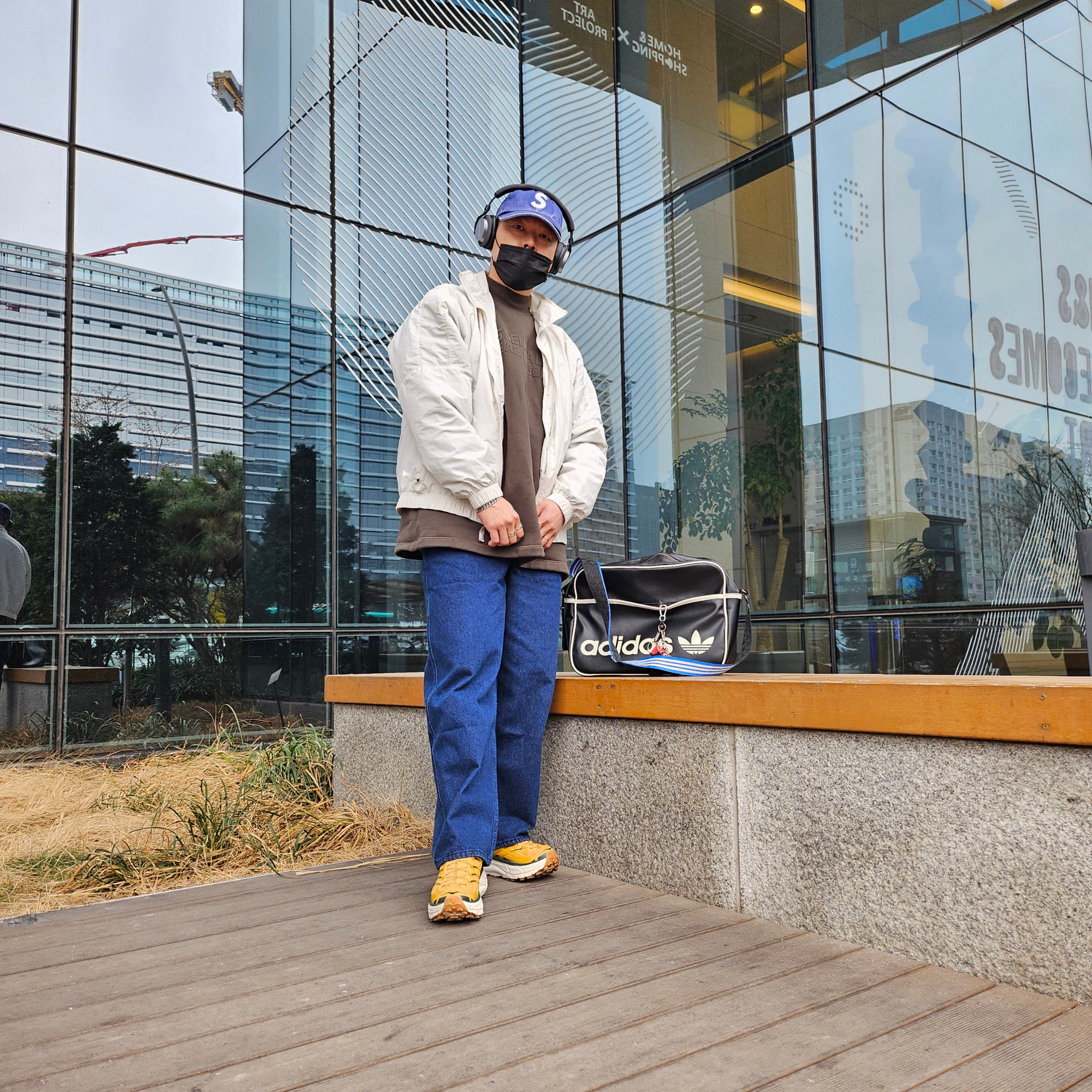 Supreme Pigment Canvas S Logo 6-Panel Navy - 23SS, Nike NRG Solo Swoosh Woven Track Jacket Phantom White - Asia 착용 스타일 - 2