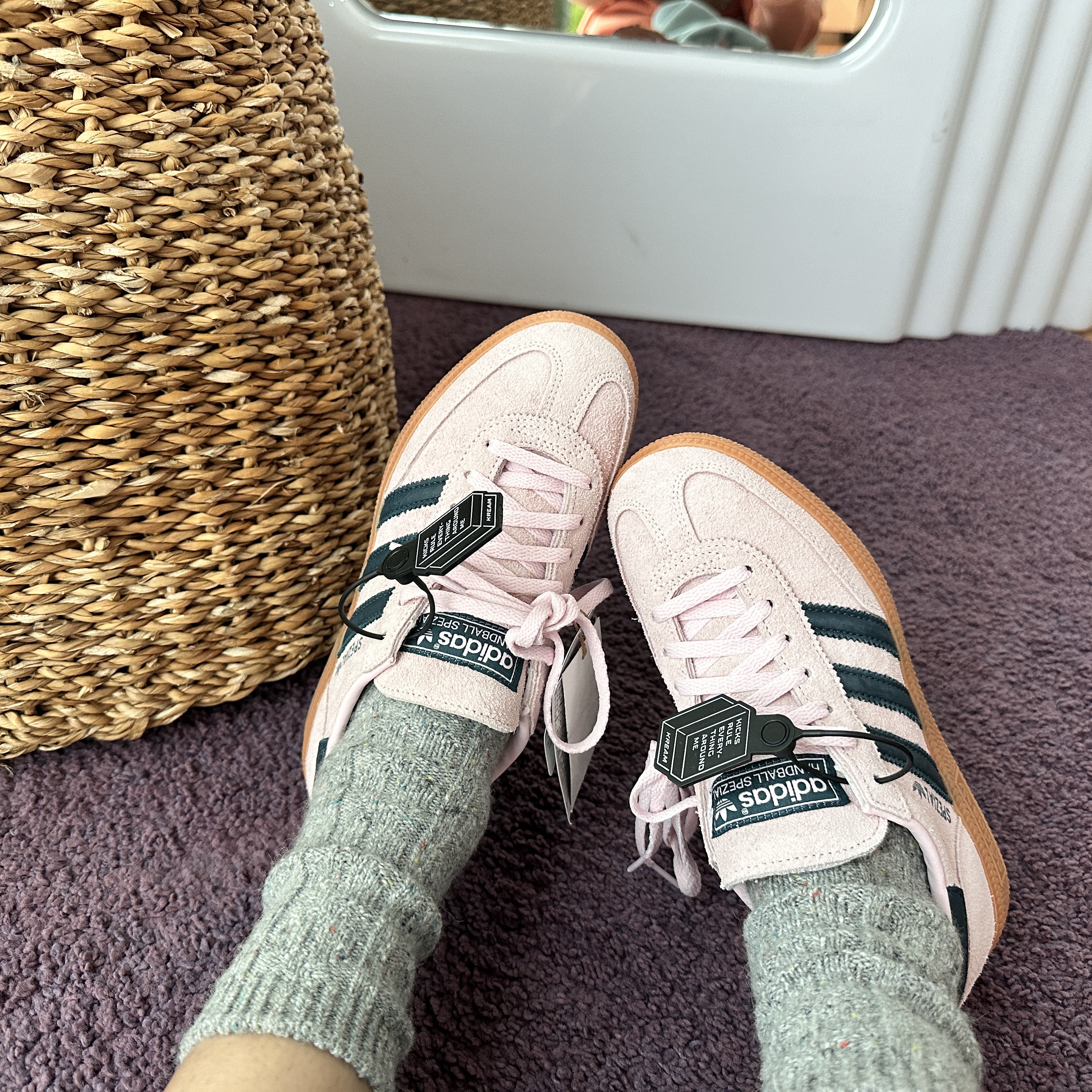(W) Adidas Spezial Handball Clear Pink 착용 스타일