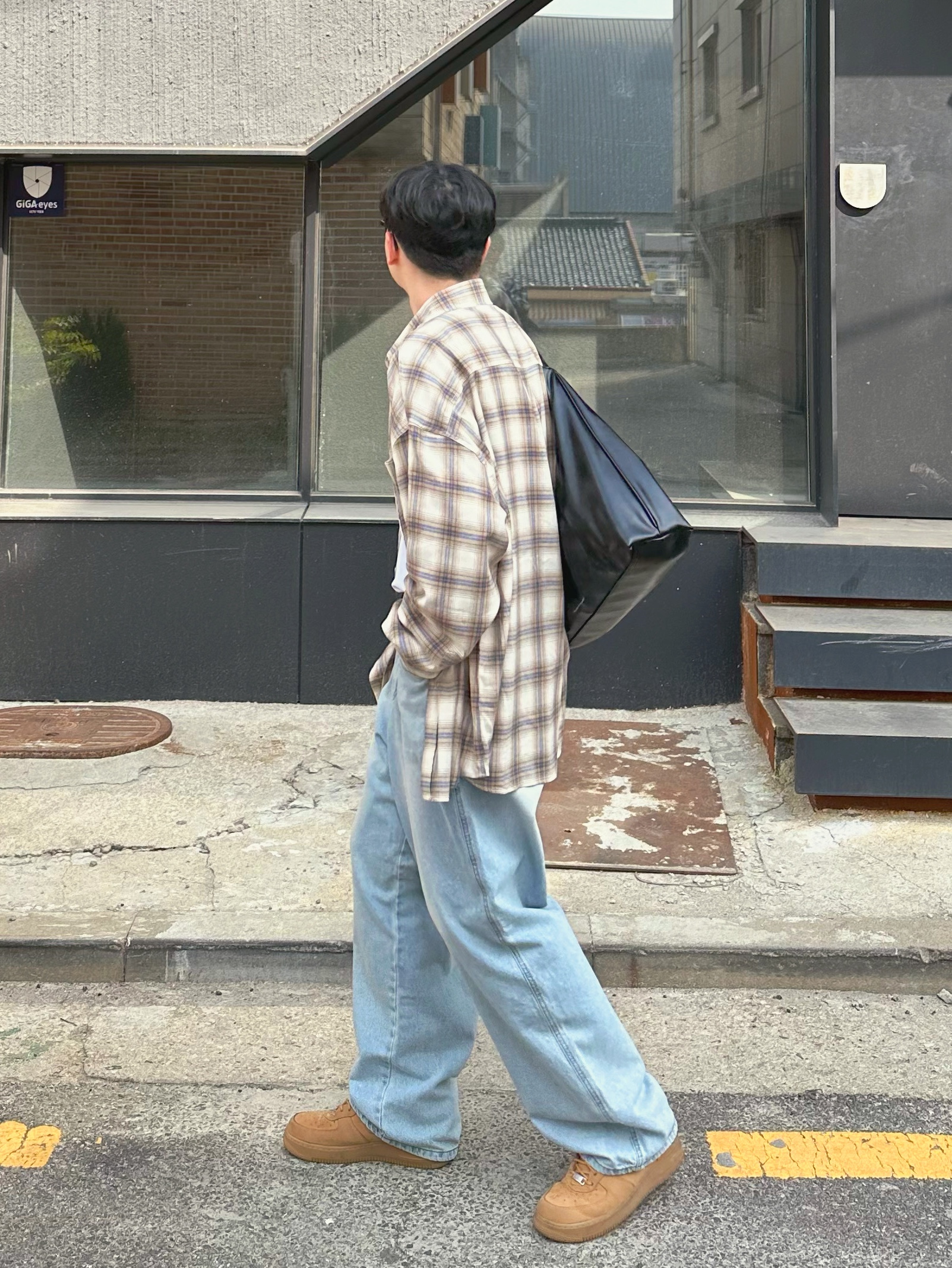 Nike x Supreme Air Force 1 Low Flax, Nike Air Force 1 '07 WB Flax 착용 스타일 - 2